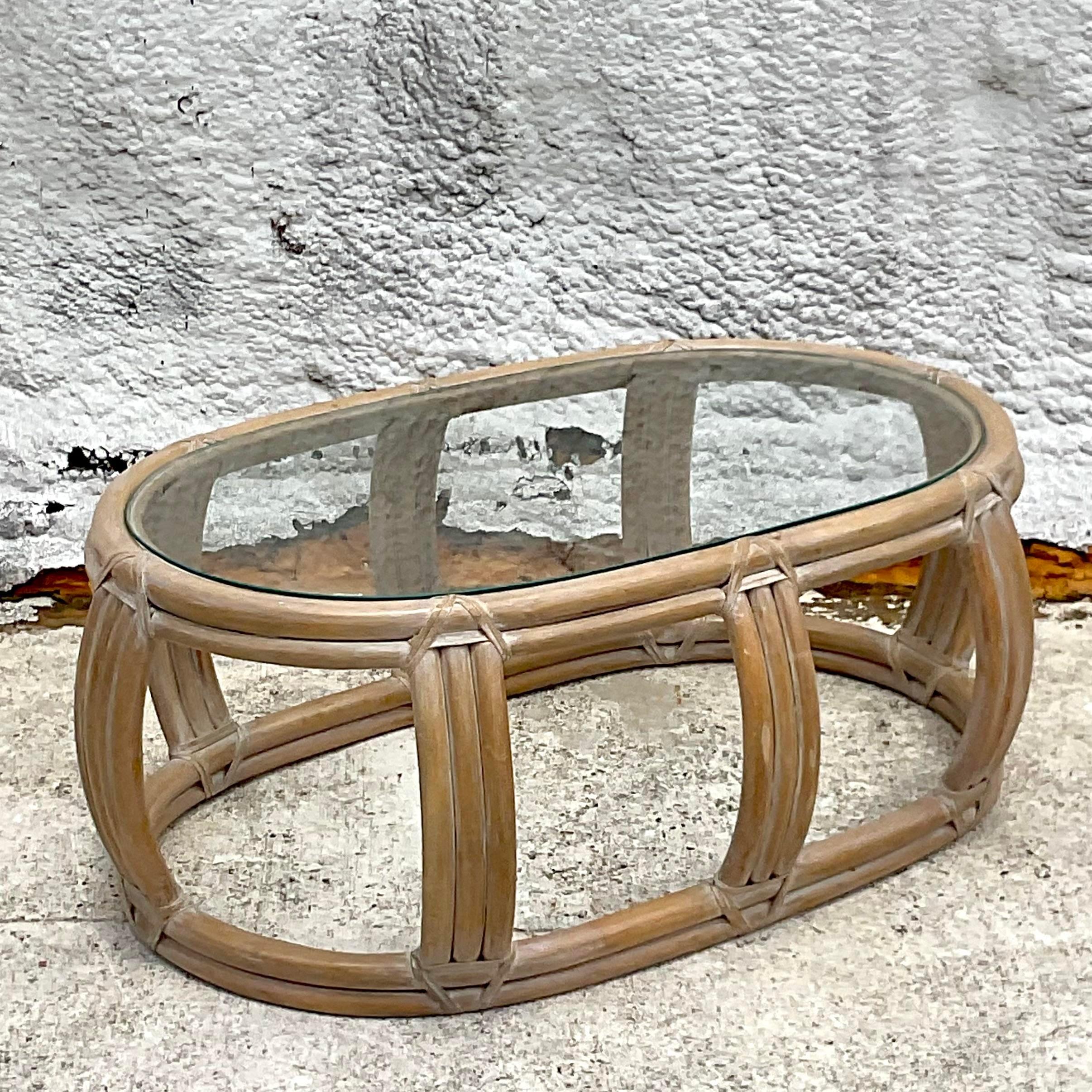 Table basse vintage en rotin lavé Bon état - En vente à west palm beach, FL