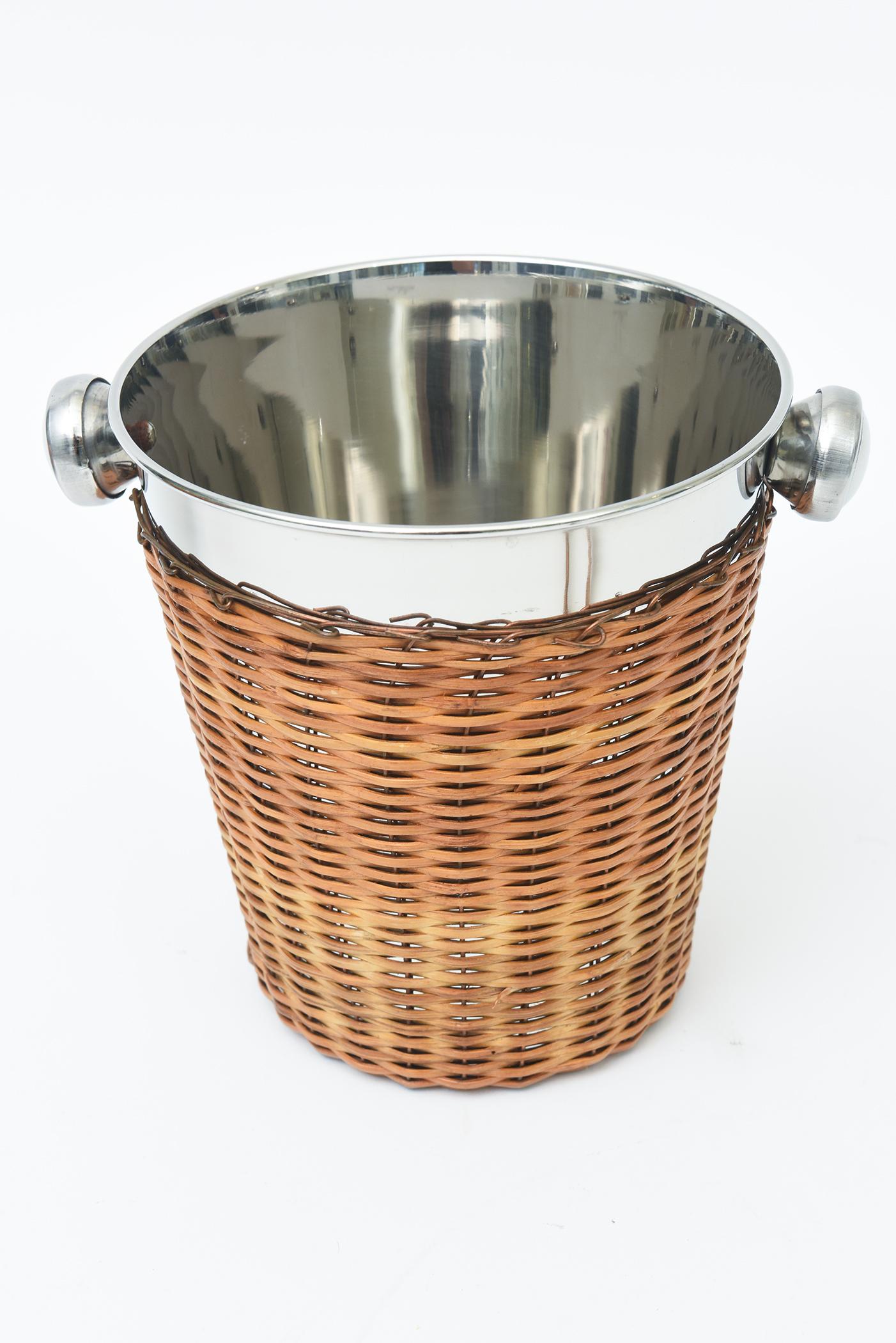 Vintage Coastal Wicker and Stainless Steel Pitcher, Eiskübel, Thongs Barware im Angebot 6