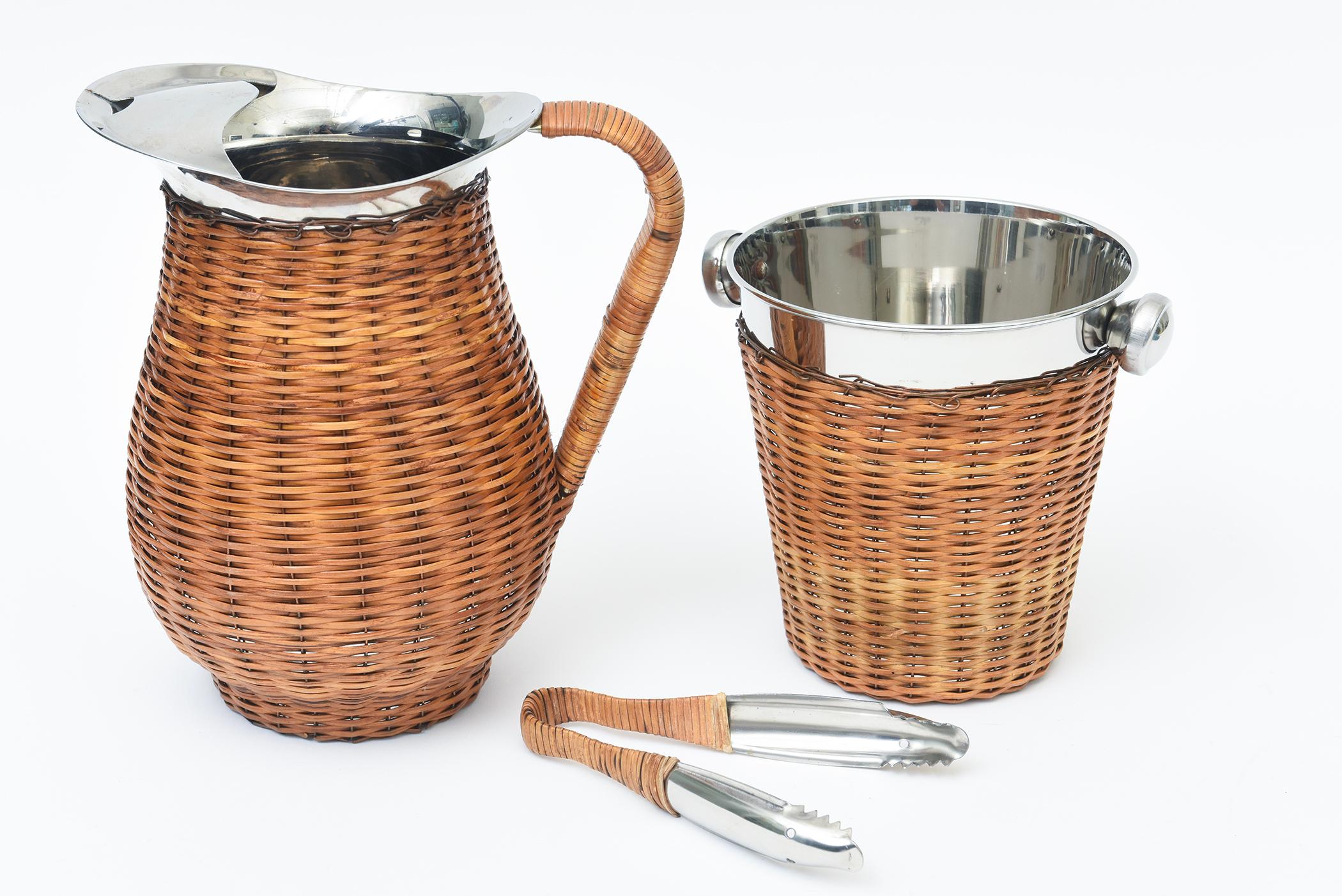 Vintage Coastal Wicker and Stainless Steel Pitcher, Eiskübel, Thongs Barware (Organische Moderne) im Angebot