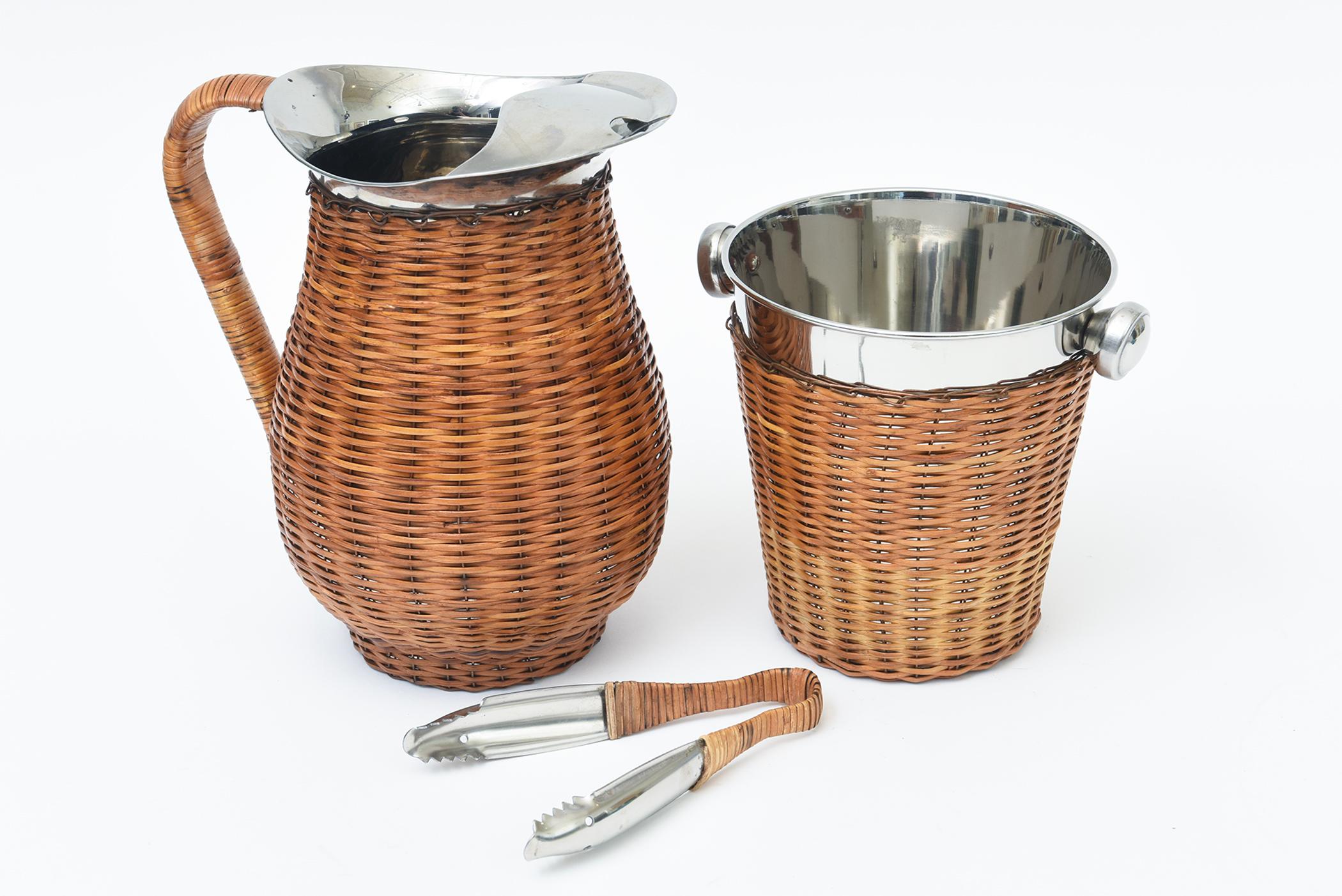 Vintage Coastal Wicker and Stainless Steel Pitcher, Eiskübel, Thongs Barware (Ende des 20. Jahrhunderts) im Angebot