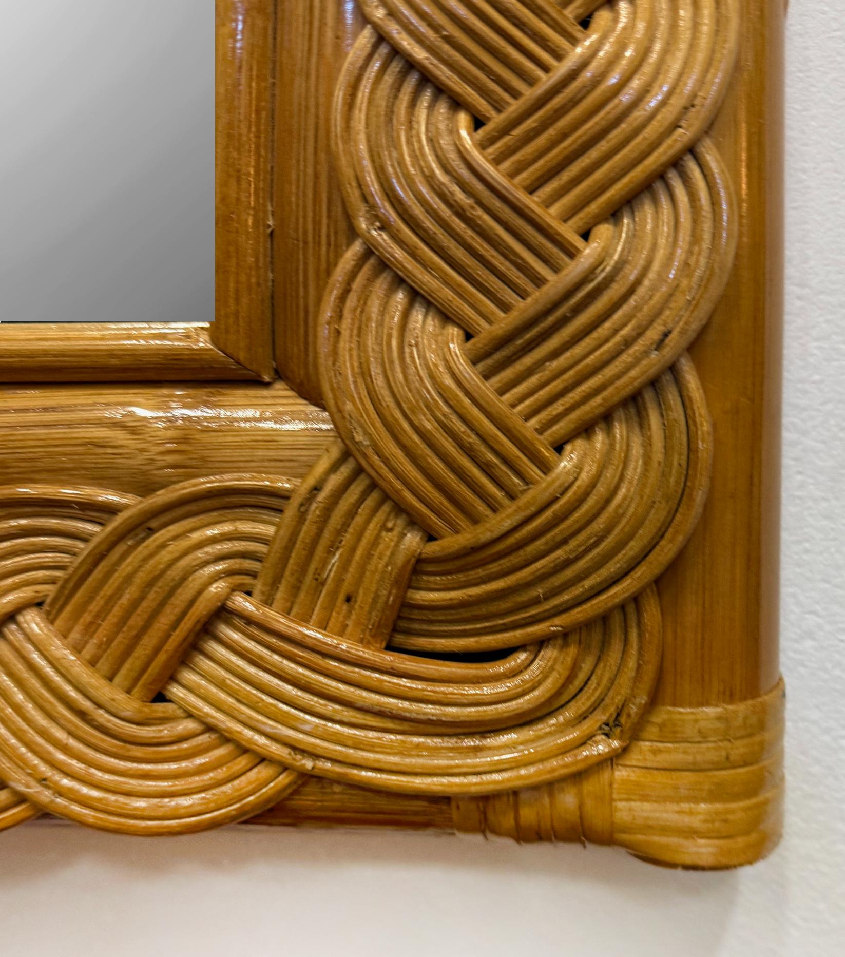 Vintage Coastal Espejo de pared con arco de mimbre trenzado ancho en venta 1