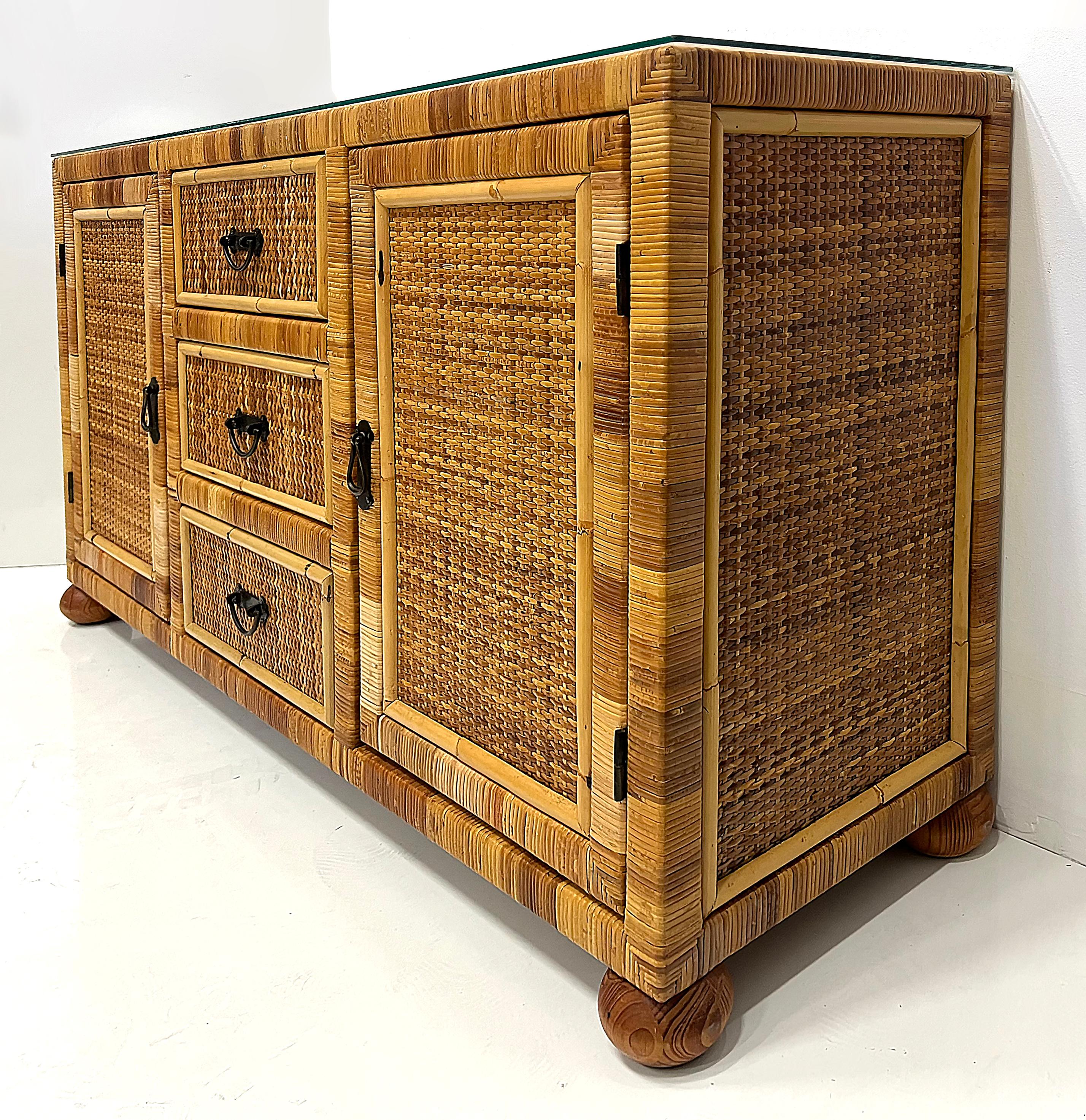 Vintage Coastal Woven Rattan and Wood Credenza In Good Condition For Sale In Miami, FL
