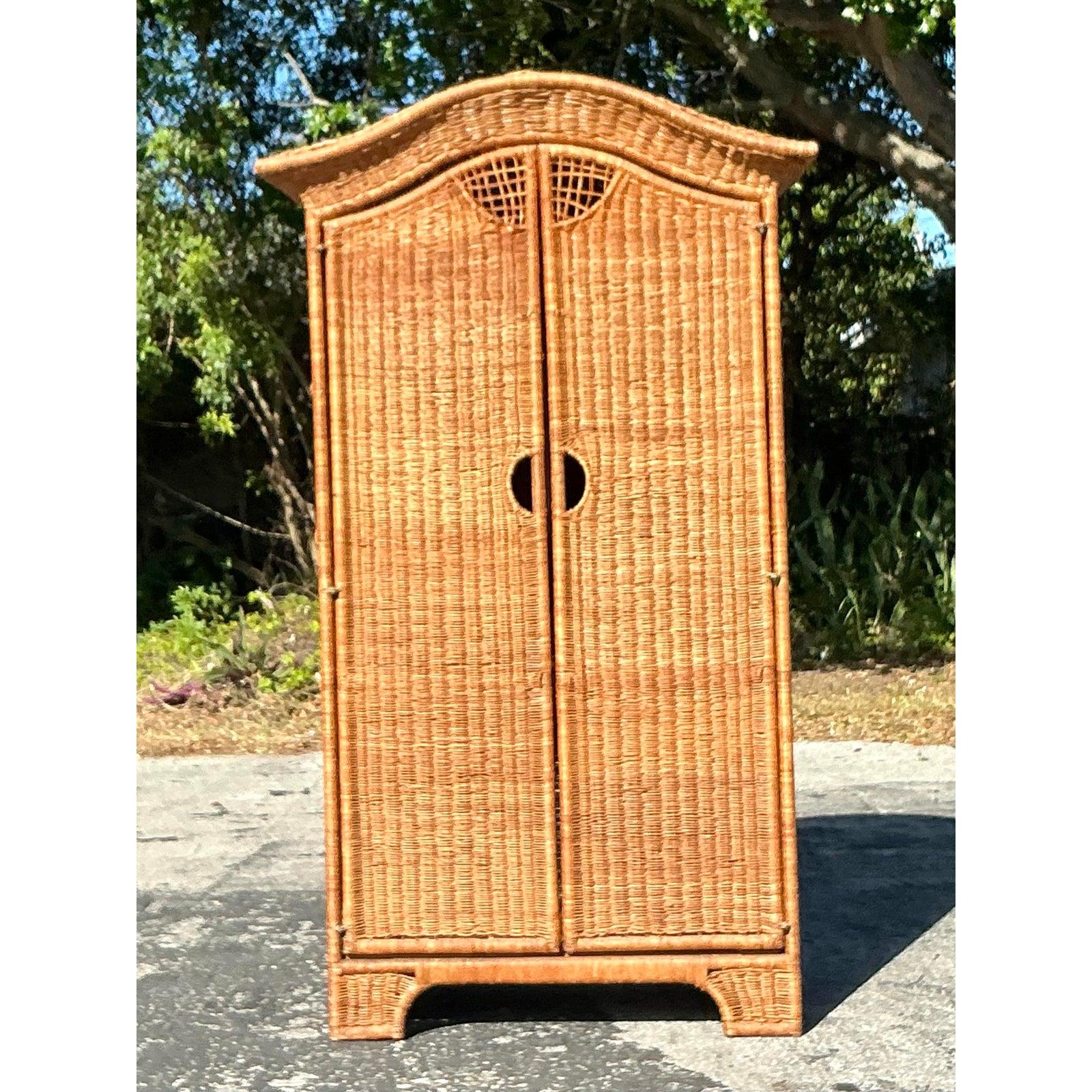 Armadio ad arco in rattan intrecciato Vintage By in vendita 3