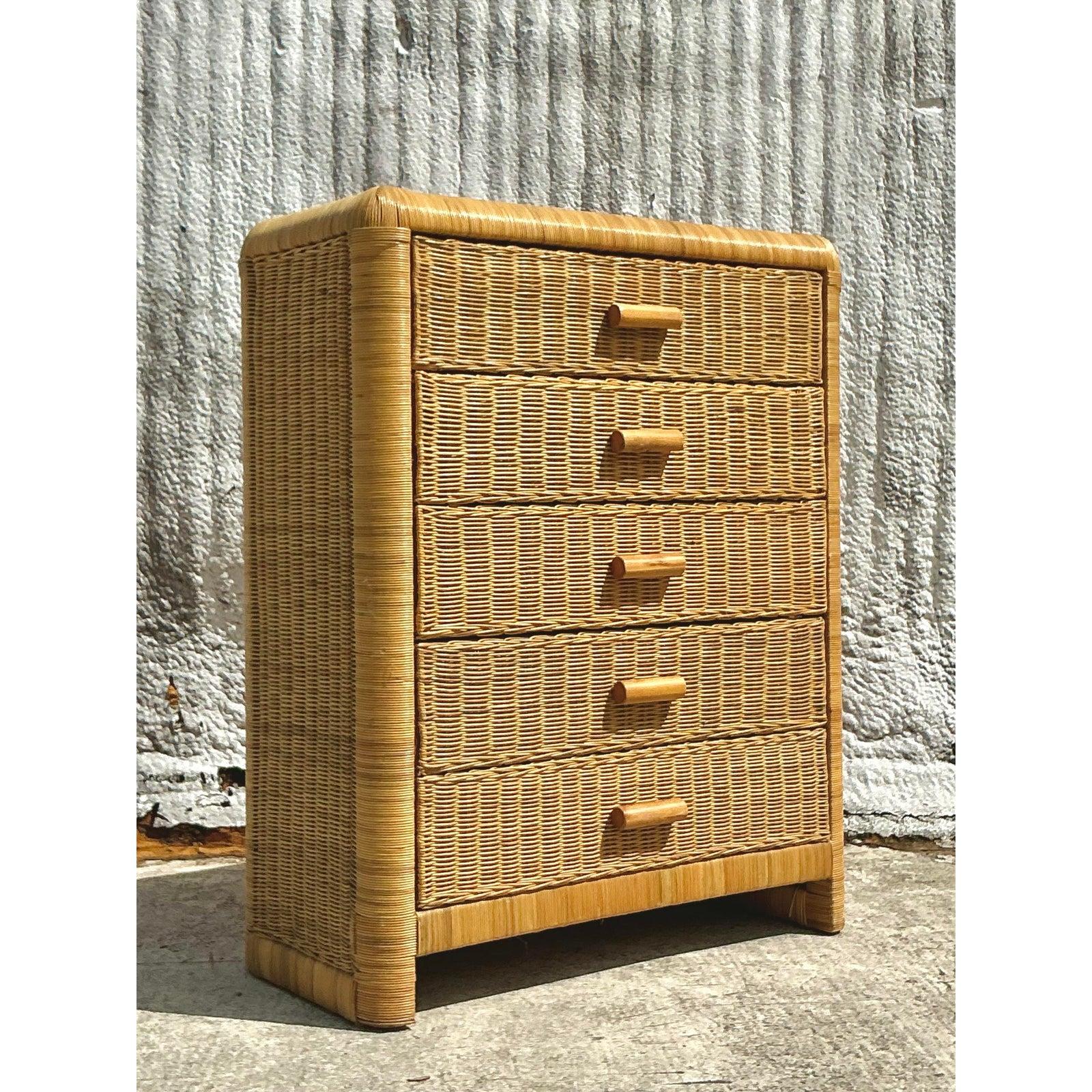 XX secolo Cassettiera vintage in rattan intrecciato in vendita