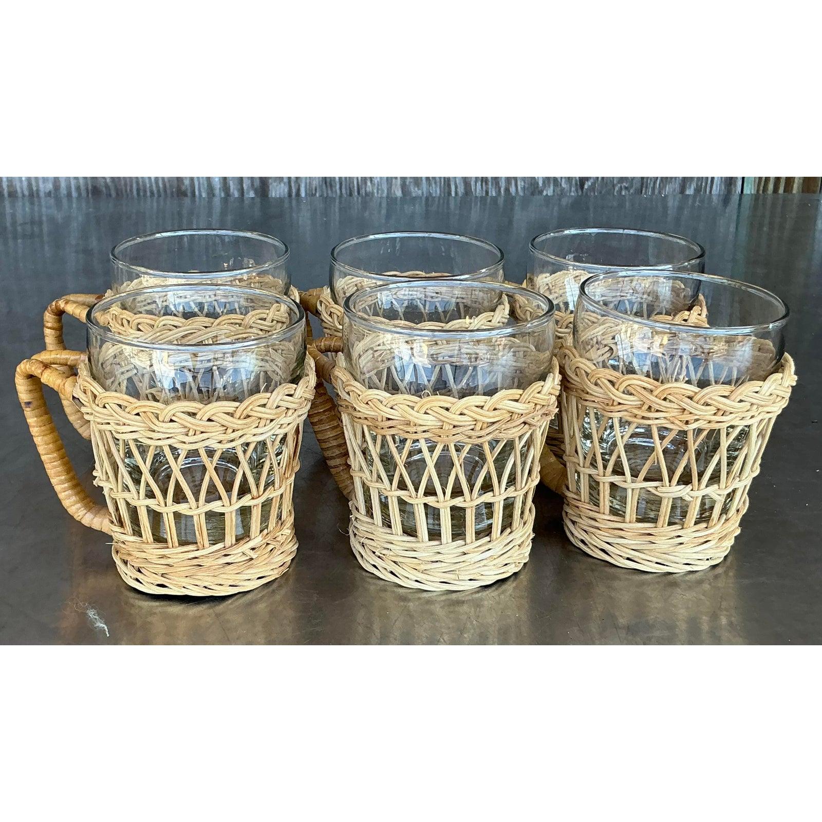 Tasses à café vintage en rotin tressé côte à côte - lot de 6 Bon état - En vente à West Palm Beach, FL