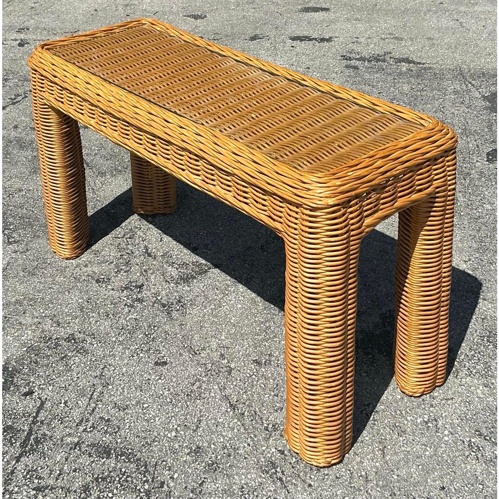 Vintage Coastal Woven Rattan Konsolentisch (20. Jahrhundert) im Angebot