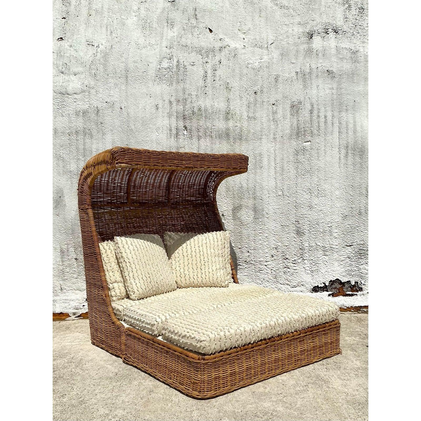 Vintage Coastal Geflochtenes Rattan Daybed (Moderne der Mitte des Jahrhunderts) im Angebot