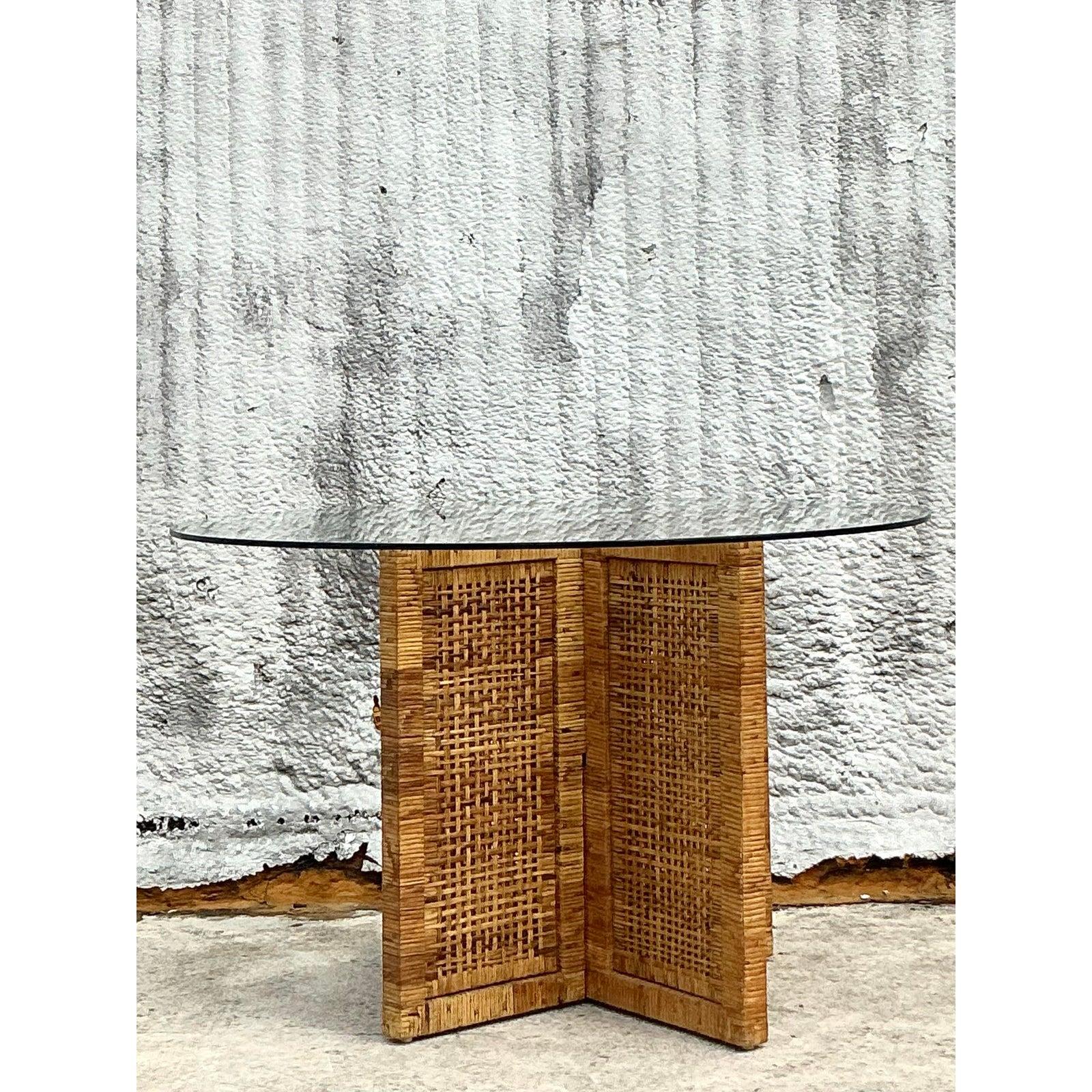 Vintage Coastal Woven Rattan Dining Table Pedestal en vente 3