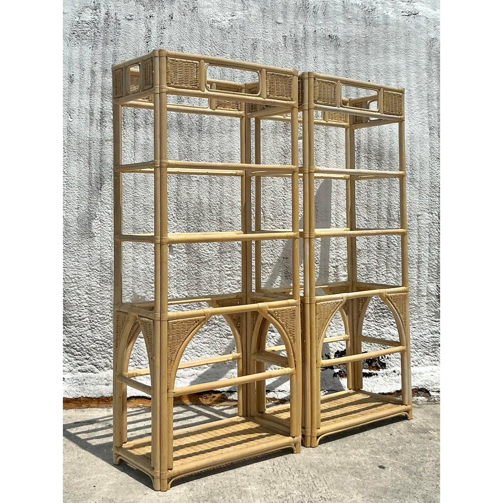 Estantería costera vintage de ratán tejido - Pareja Mimbre en venta