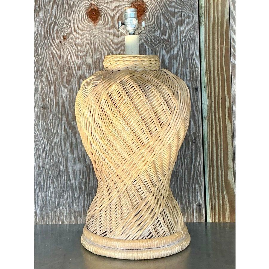 20ième siècle Lampe à jarre en rotin tressé vintage côtier en vente