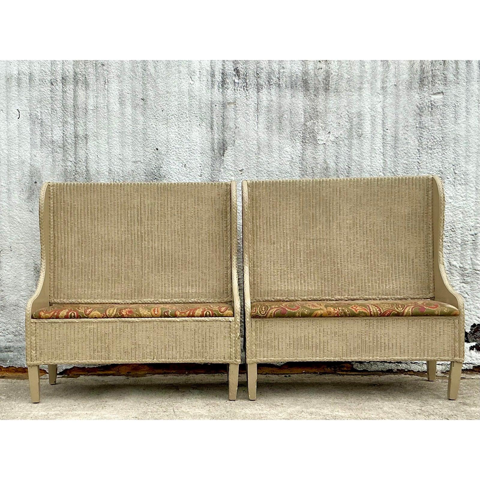 Philippin Bancs vintage à haut dossier en rotin tissé - une paire en vente
