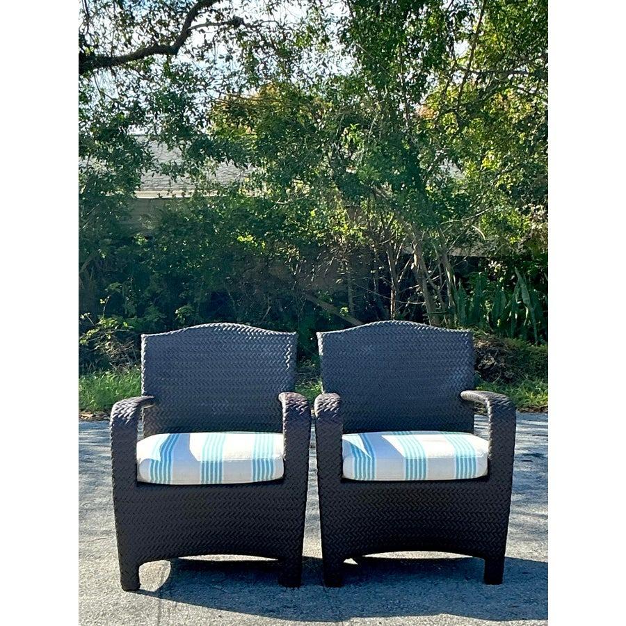 Chaises longues vintage en rotin tissé - une paire Bon état - En vente à West Palm Beach, FL