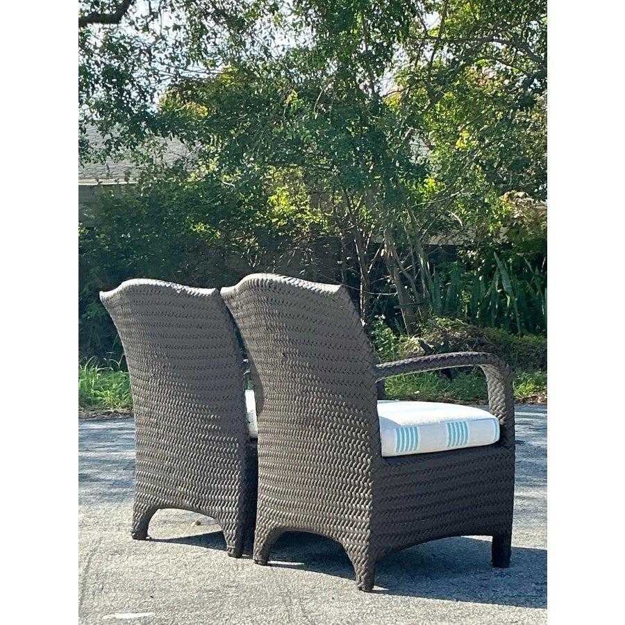 20ième siècle Chaises longues vintage en rotin tissé - une paire en vente