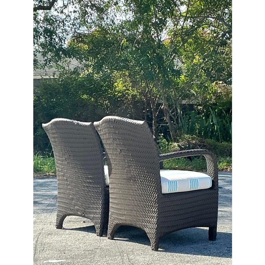 Chaises longues vintage en rotin tissé - une paire en vente 1