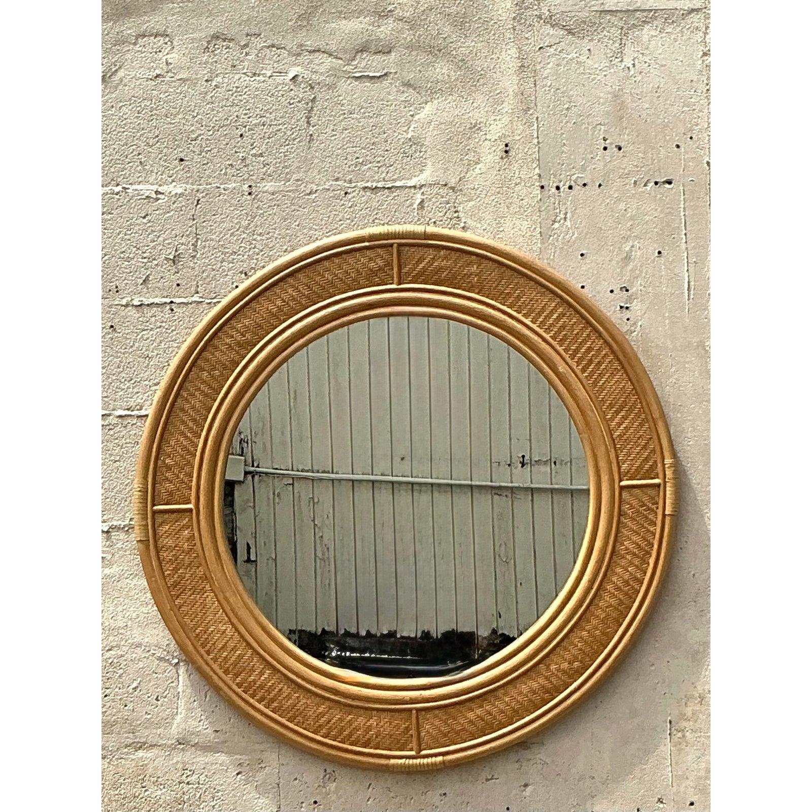 Specchio costiero vintage in rattan intrecciato in vendita 4