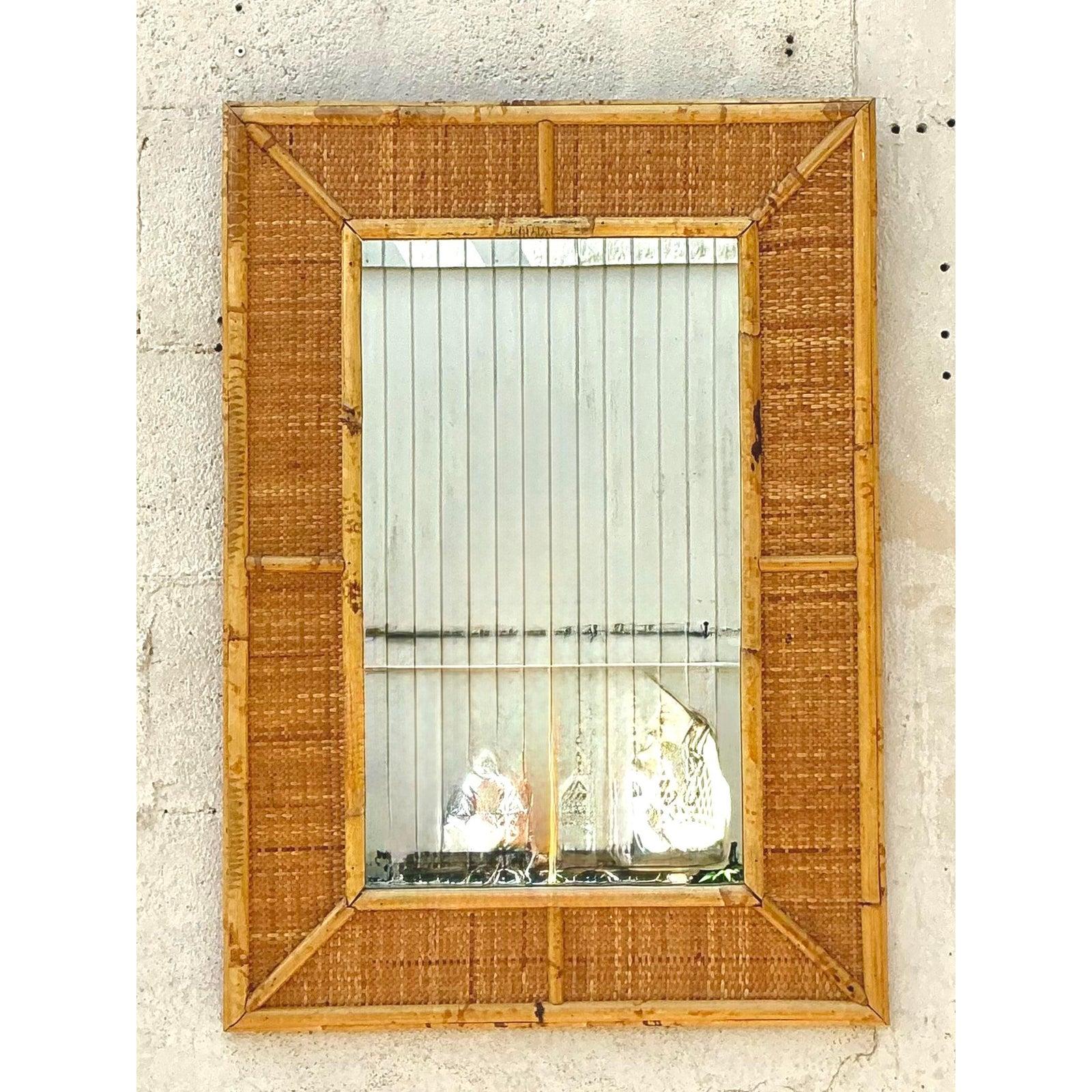 Philippin Miroir vintage en rotin tressé en vente