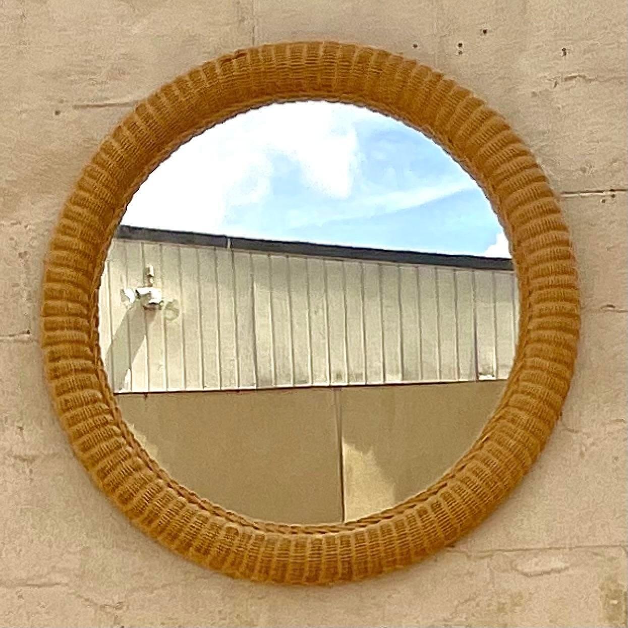 20ième siècle Miroir vintage en rotin tressé en vente