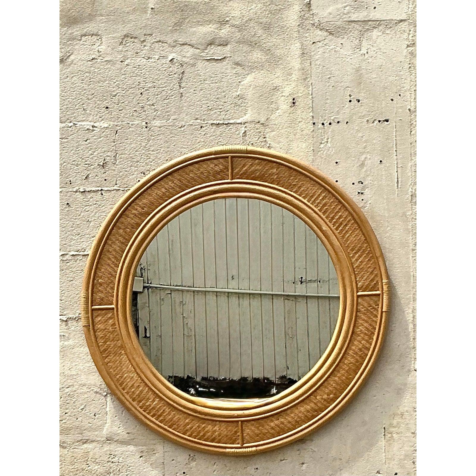 Specchio costiero vintage in rattan intrecciato in vendita 3