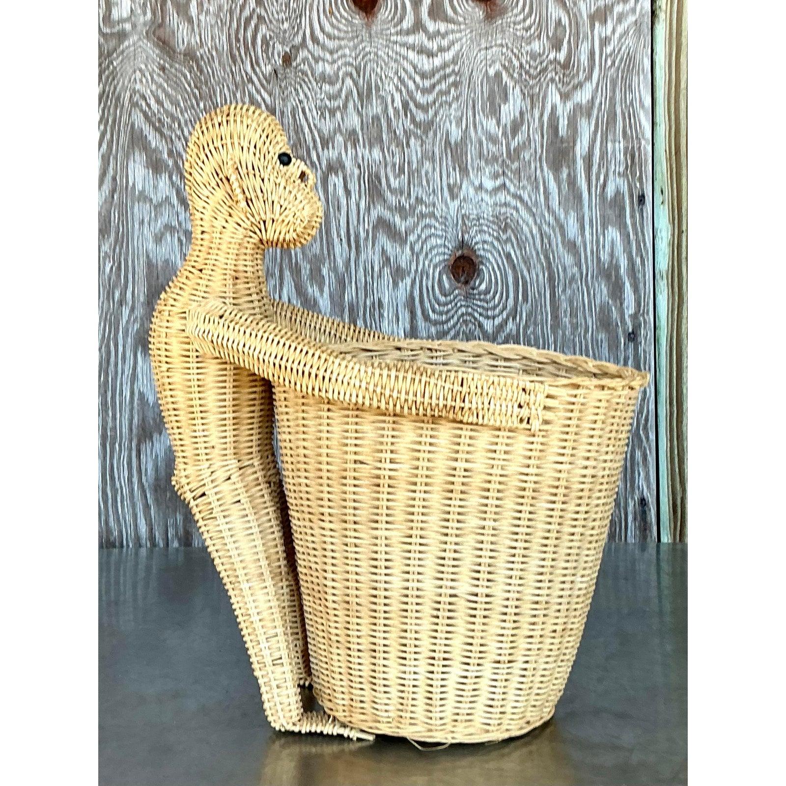 Corbeille à papier singe vintage en rotin tressé pour la côte Bon état - En vente à West Palm Beach, FL