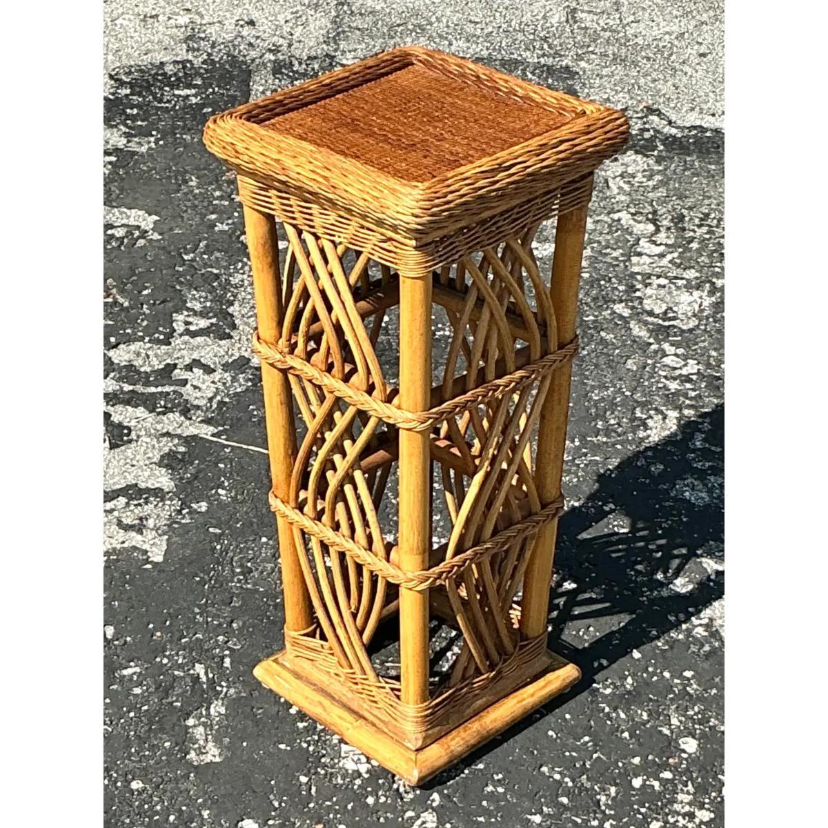 Rotin The Pedestal vintage en rotin tressé pour la côte en vente