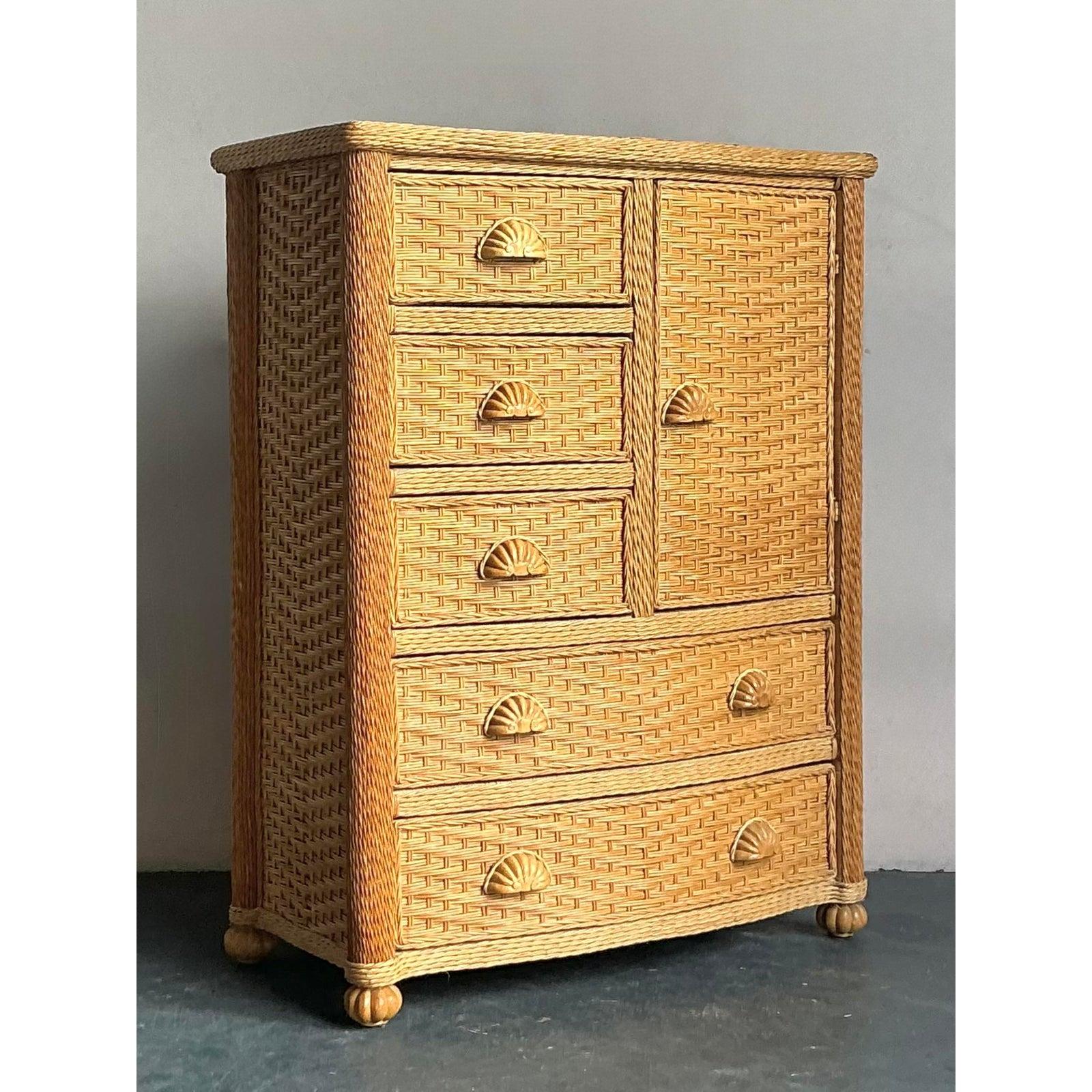 Filippino Cassettiera alta in rattan intrecciato Vintage By in vendita