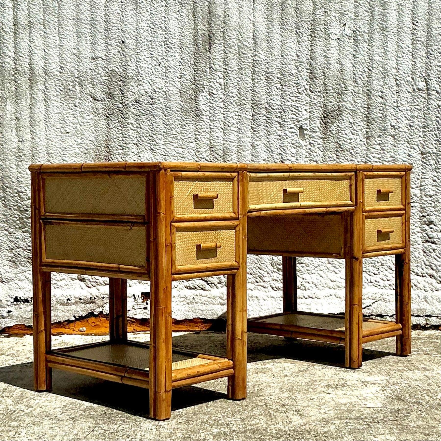 Bureau vintage en rotin tressé en vente 2
