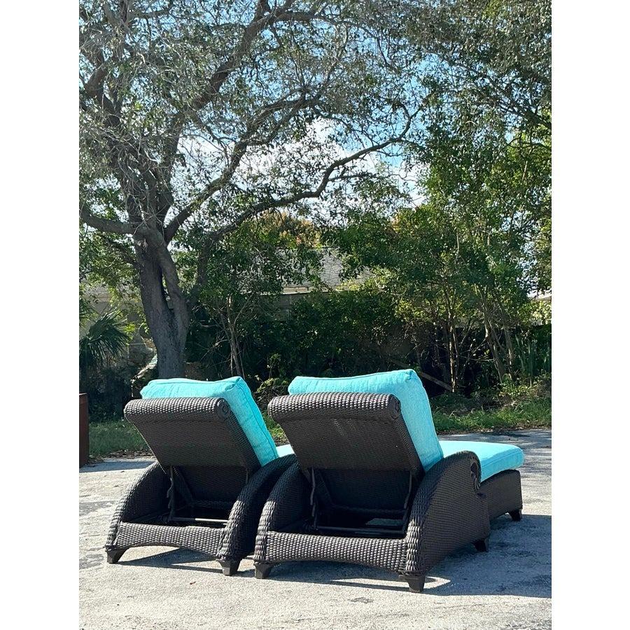 Chaise Lounges in rattan intrecciato vintage della costa - una coppia in vendita 4