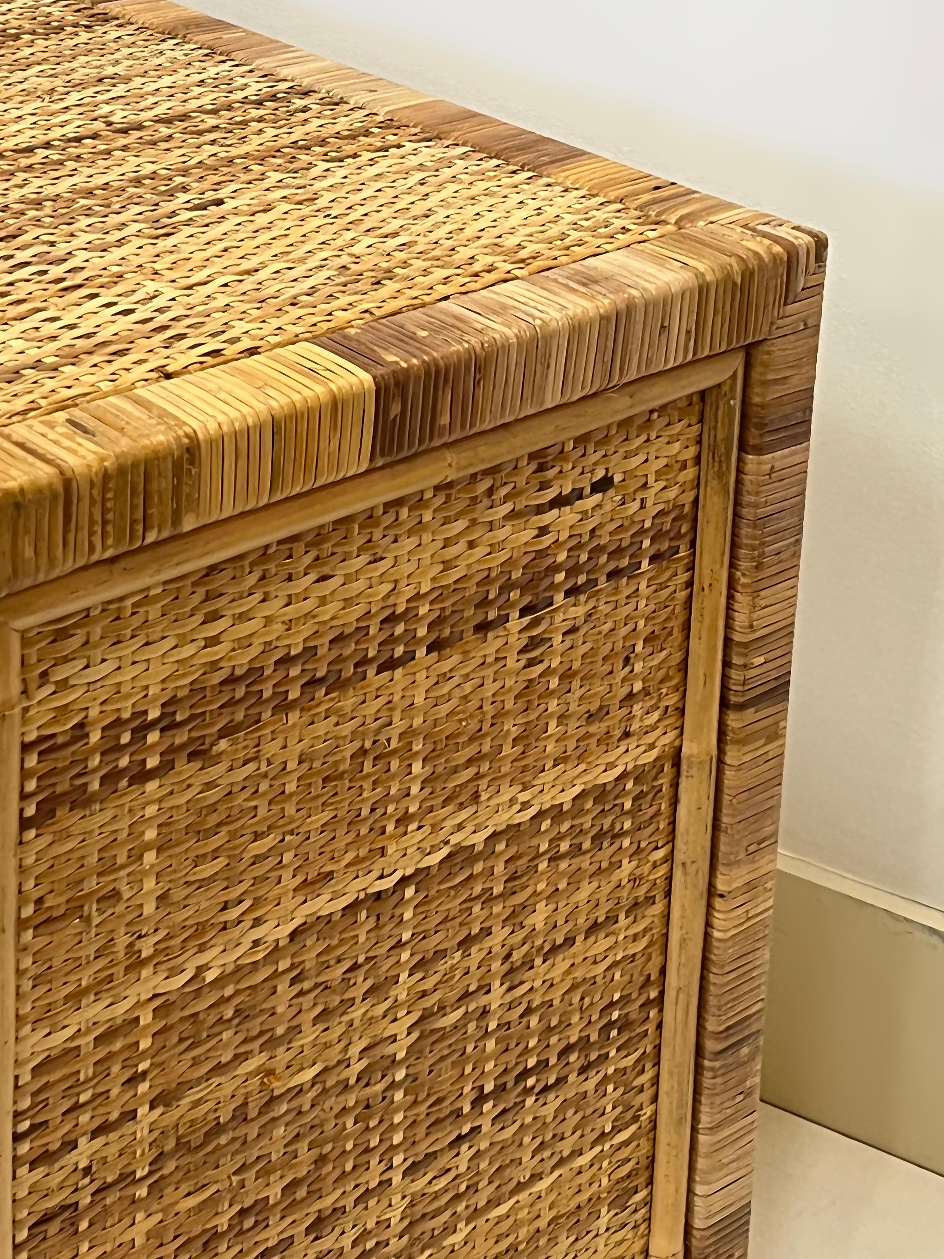 Vintage Coastal Woven Split Rattan Kneehole Desk with Four Drawers  For Sale 3