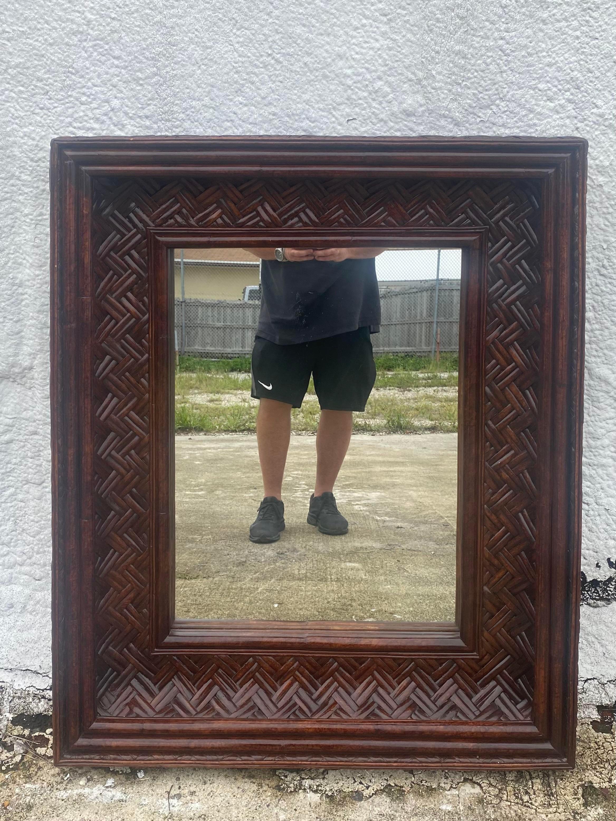 20ième siècle Miroir Vintage Coastal Woven Split Reed en vente