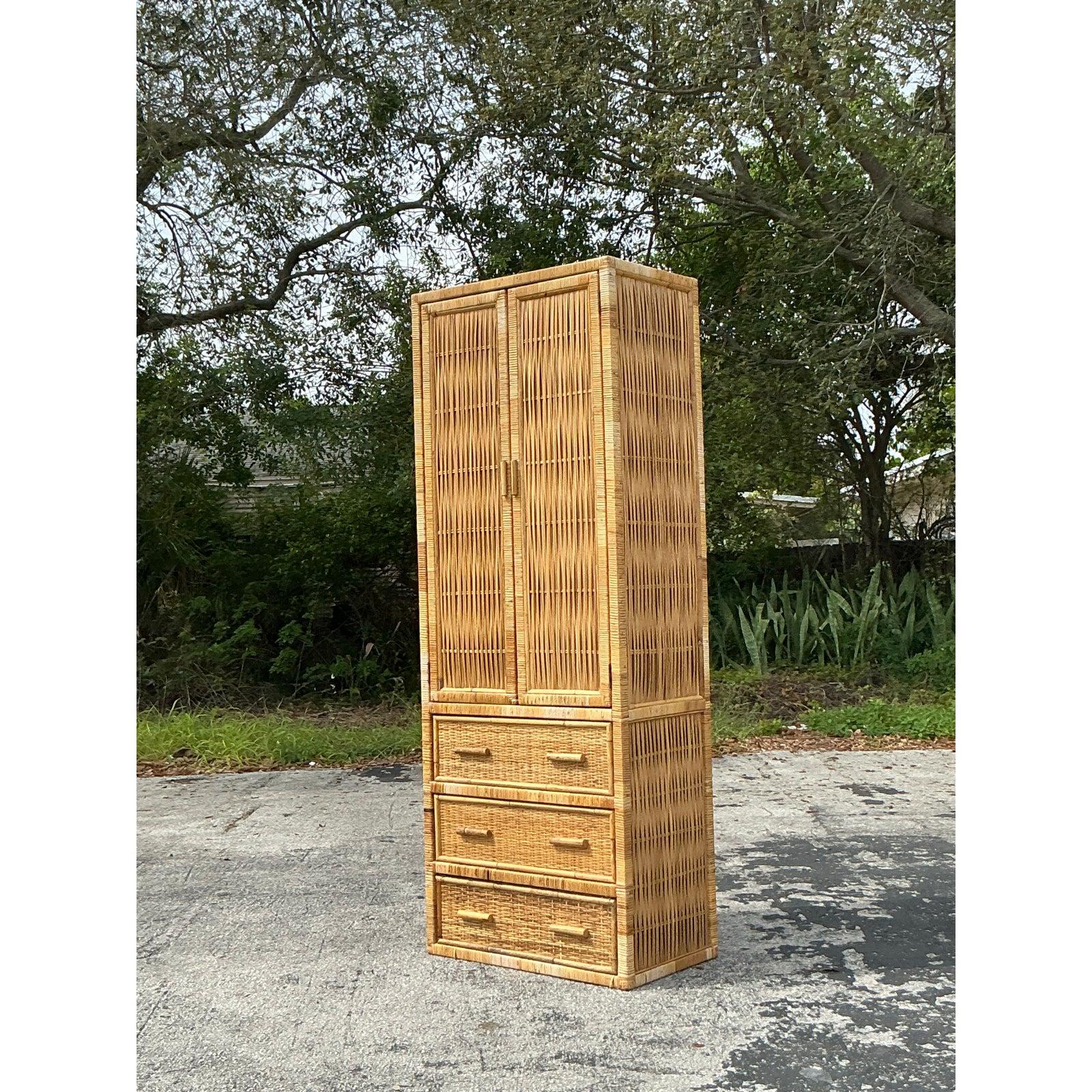 Armoire Vintage en Rotin Enveloppée Côtière en vente 2