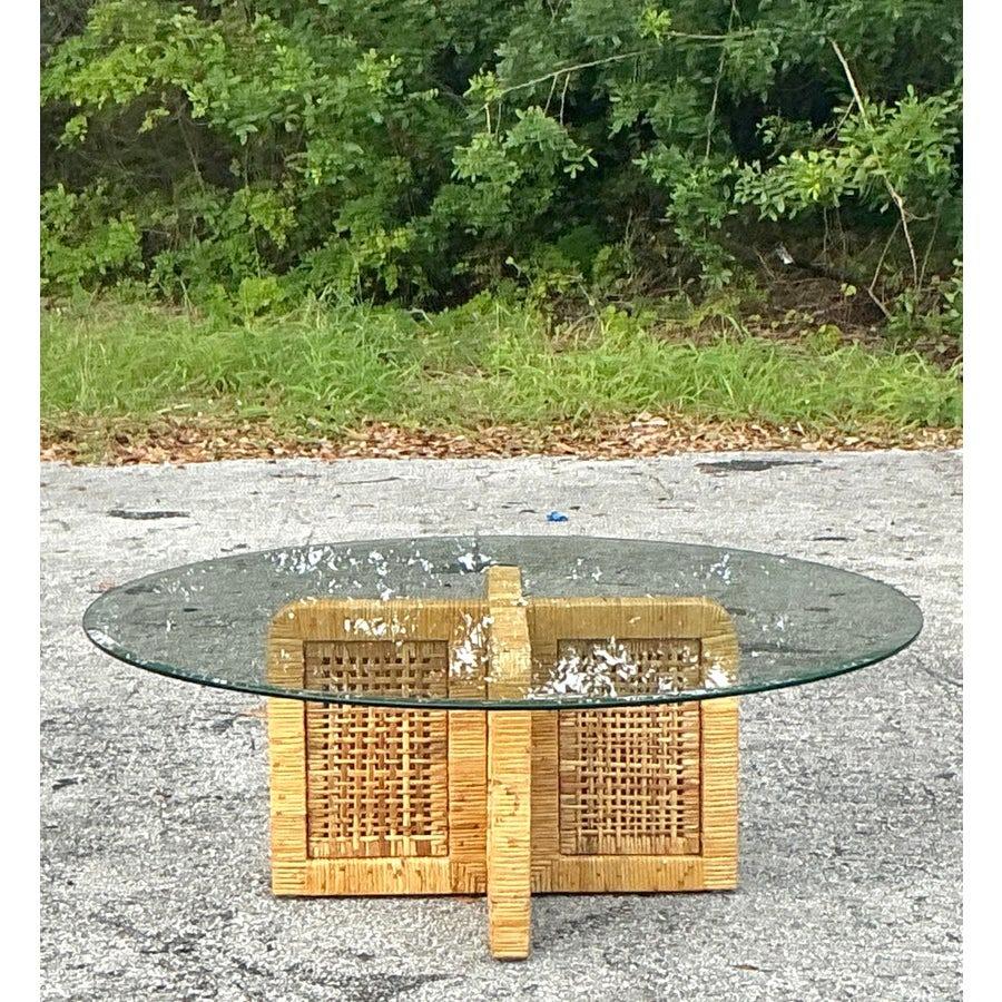 Table basse vintage en rotin enveloppé de côte Bon état - En vente à west palm beach, FL