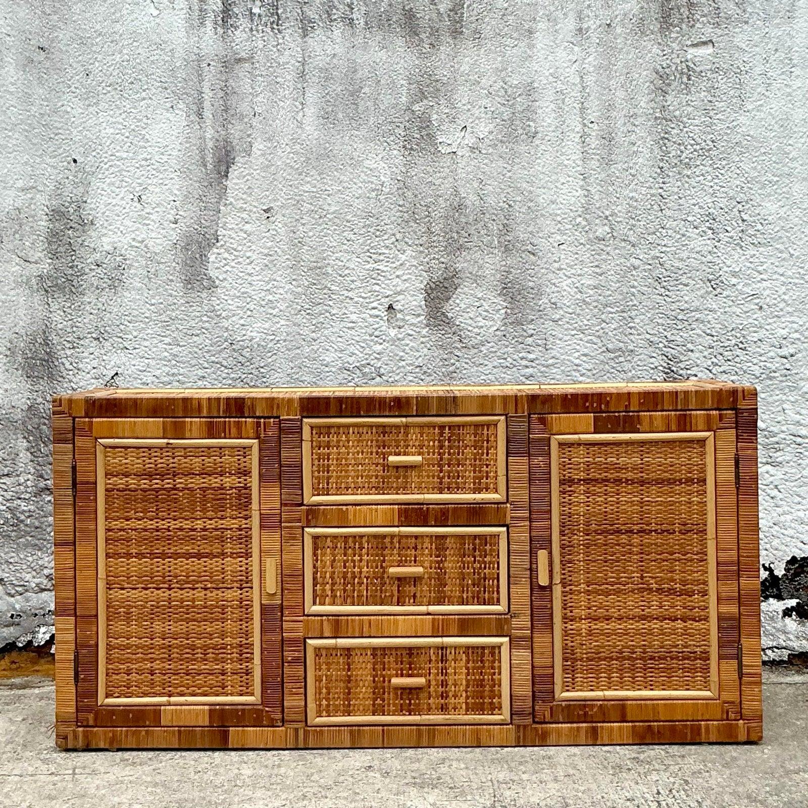 Credenza Vintage Coastal de ratán envuelto en Bueno estado para la venta en West Palm Beach, FL