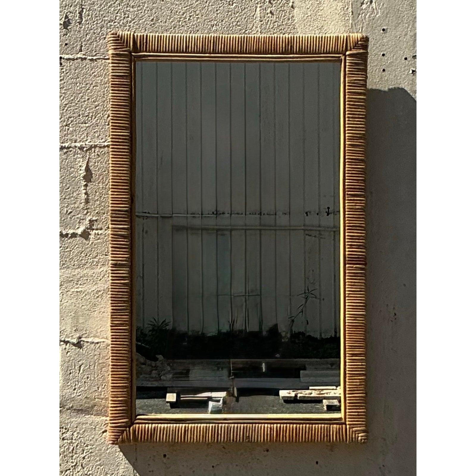 Filippino Specchio vintage in rattan intrecciato in vendita