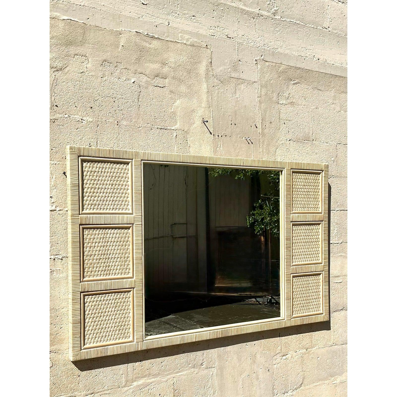 XX secolo Specchio vintage in rattan intrecciato in vendita