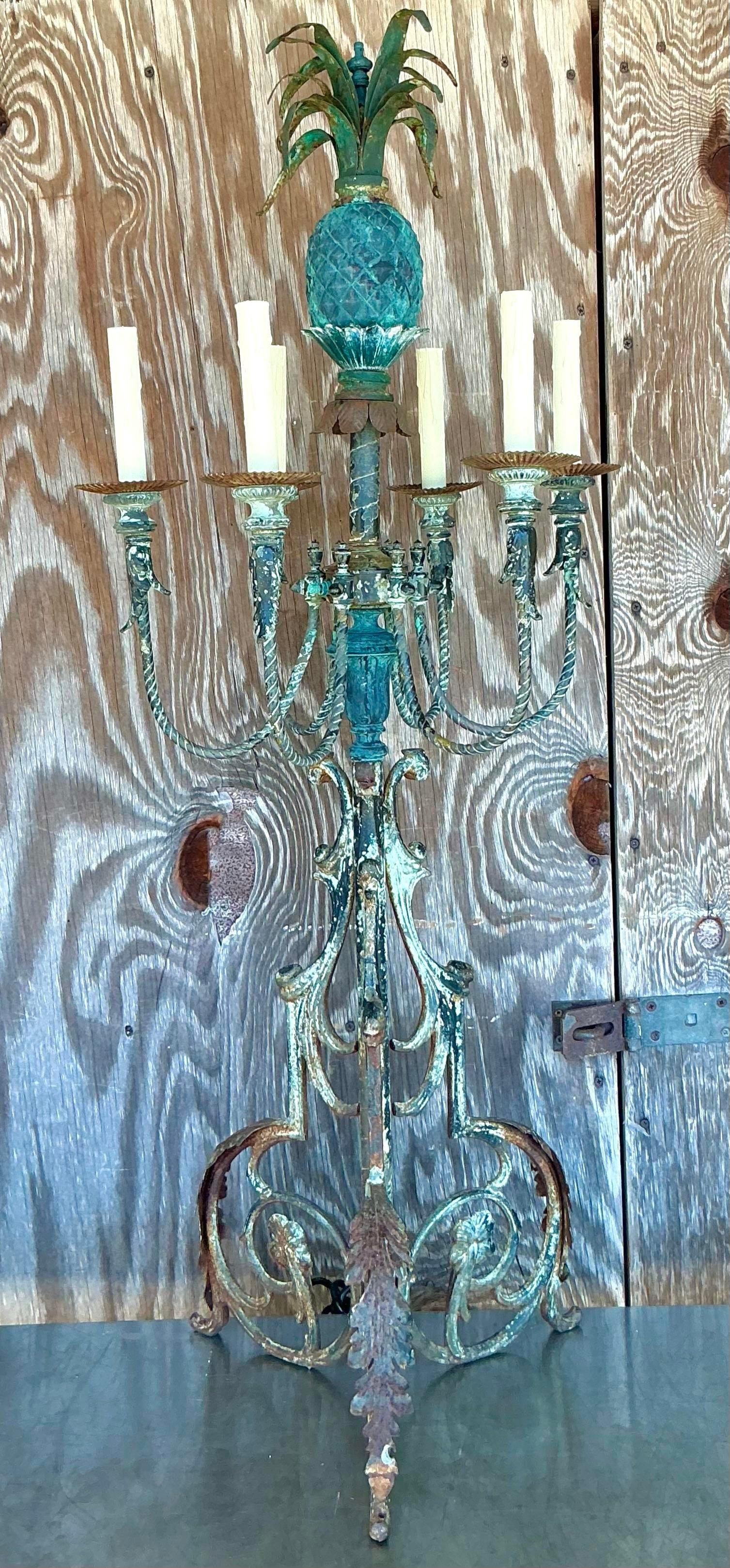 Américain Lampe ananas vintage en fer forgé en vente