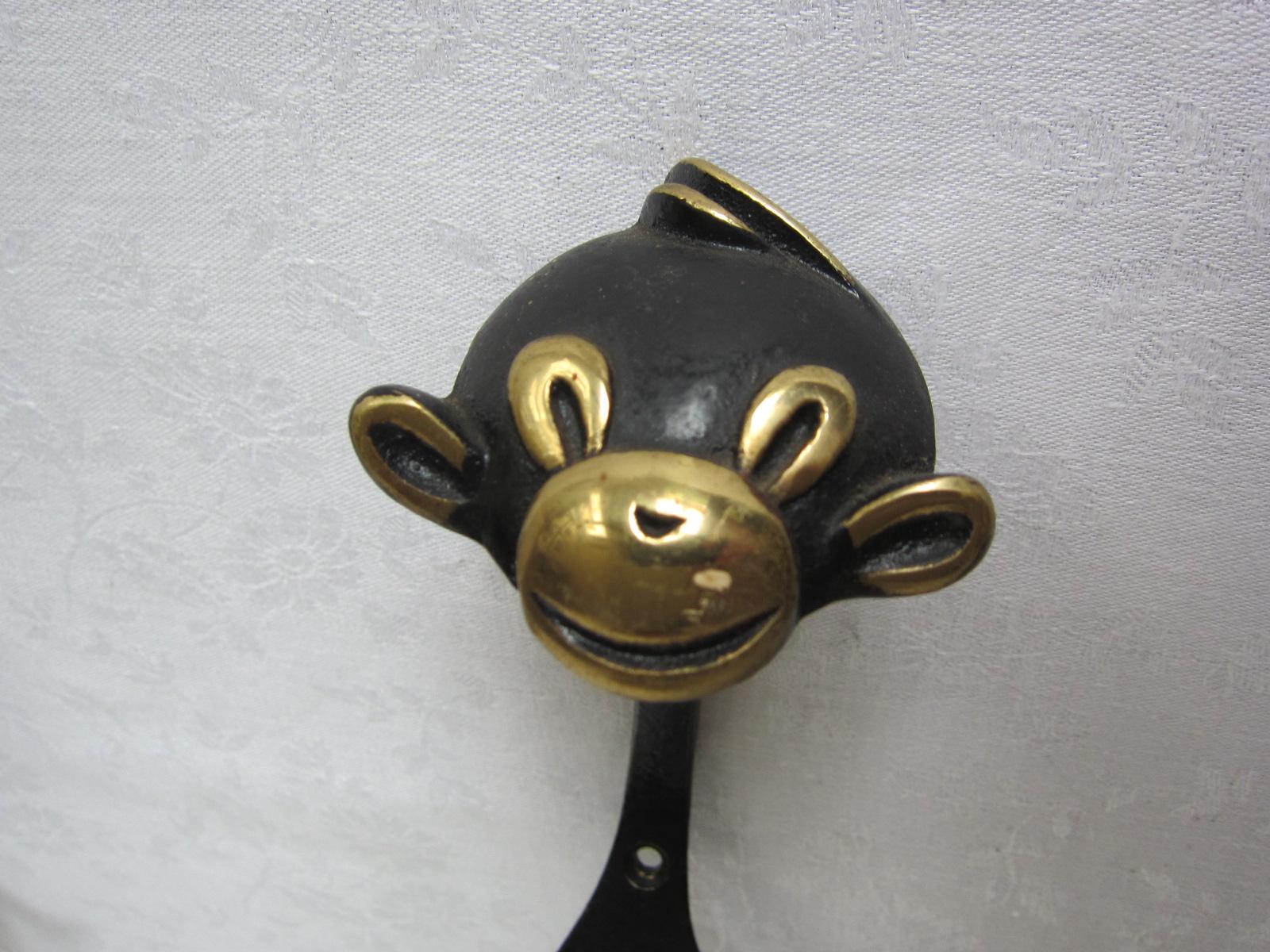 Vintage Coat hooks in shape of cat, lion, cow and monkey, 1950s Walter Bosse In Excellent Condition For Sale In Vienna, AT