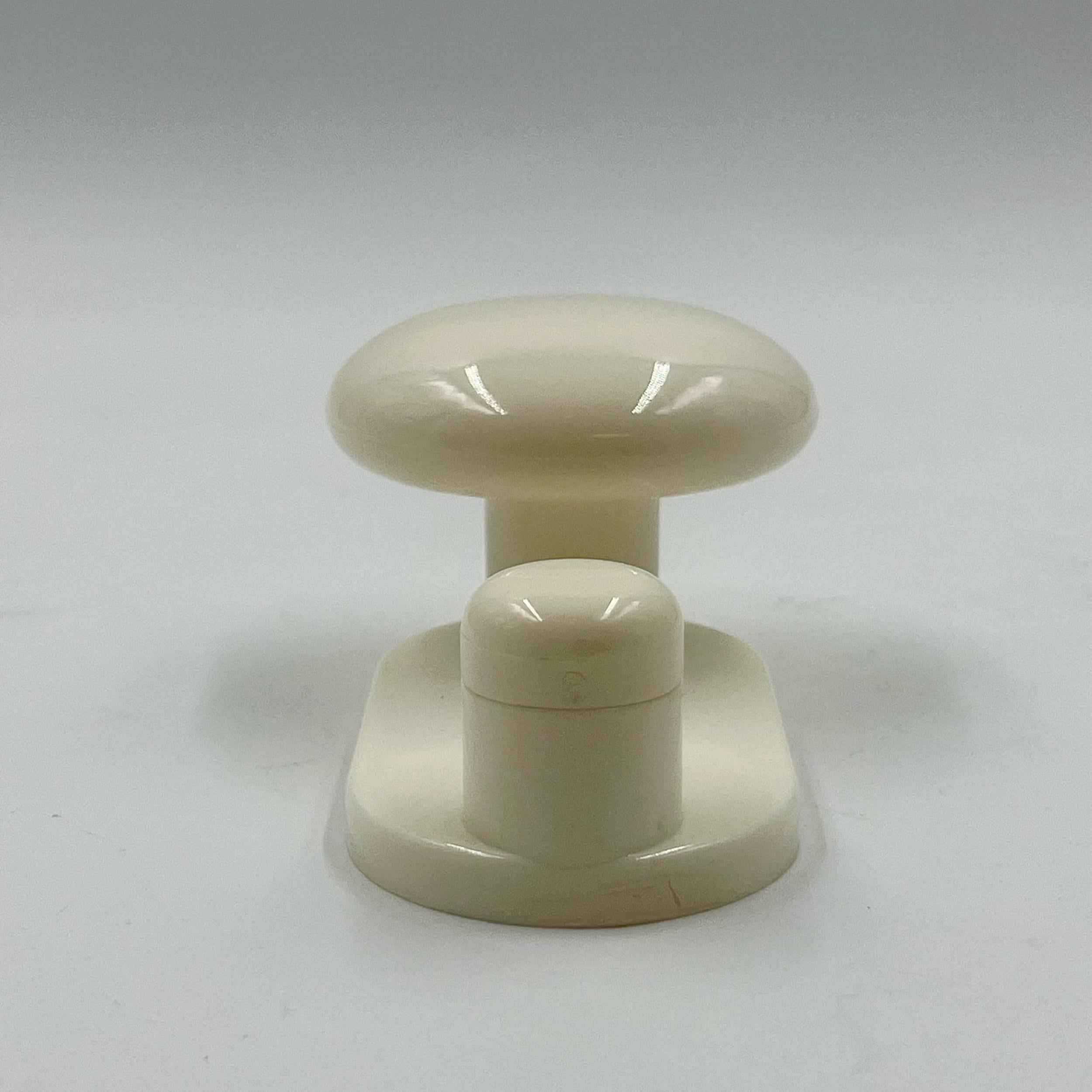 Vintage Coat Hooks in White Plastic by Carlo Bartoli for Con&Con, 70s - Set of 3 In Good Condition In San Benedetto Del Tronto, IT