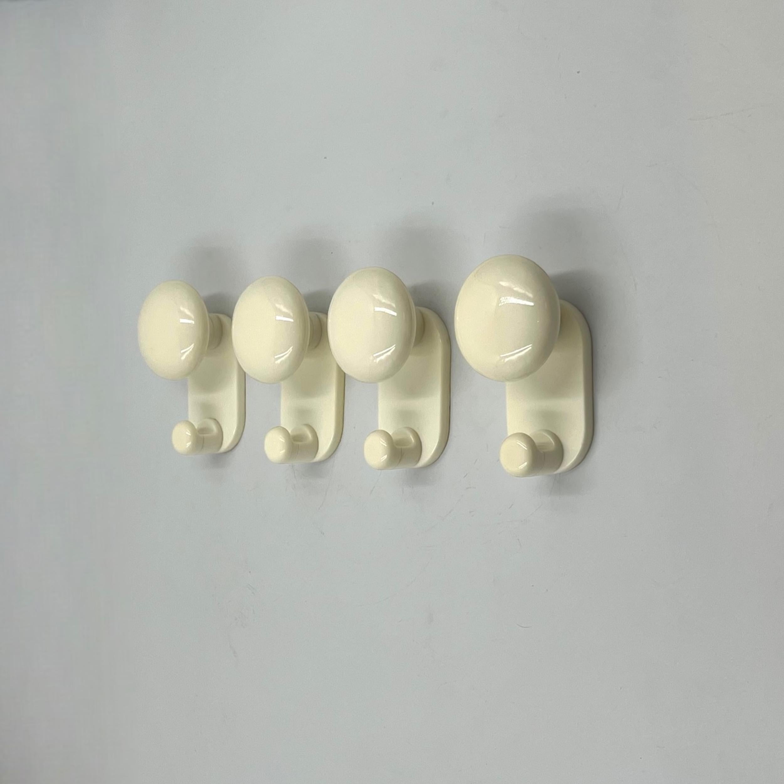 Vintage Coat Hooks in White Plastic by Carlo Bartoli for Con&Con, 70s - Set of 4 2