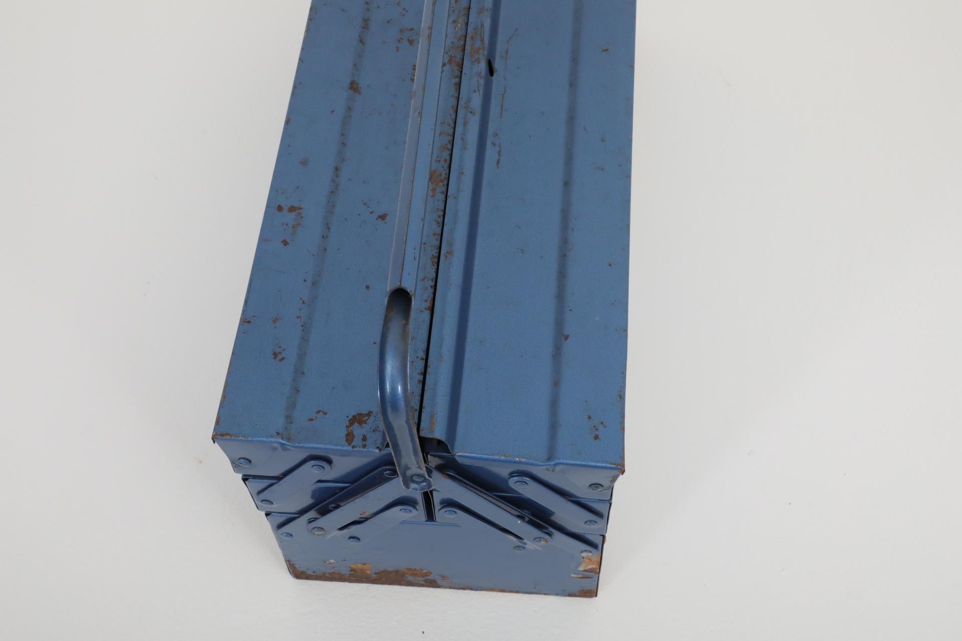 Vintage Cobalt Blue Metal Tool or Tackle Box For Sale 7