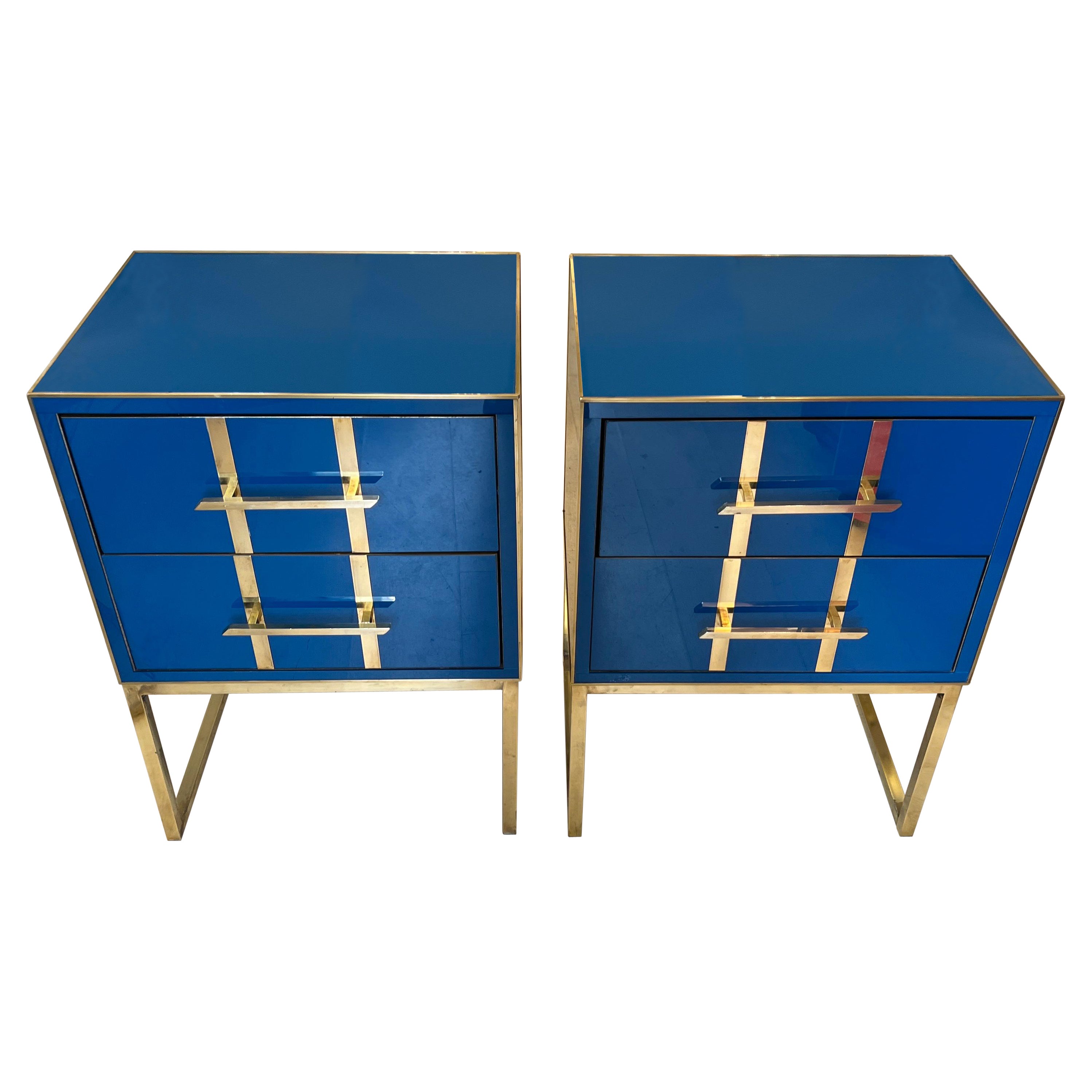 Comodini vintage in vetro opalino blu cobalto, maniglie e intarsi in ottone, 1980 in vendita