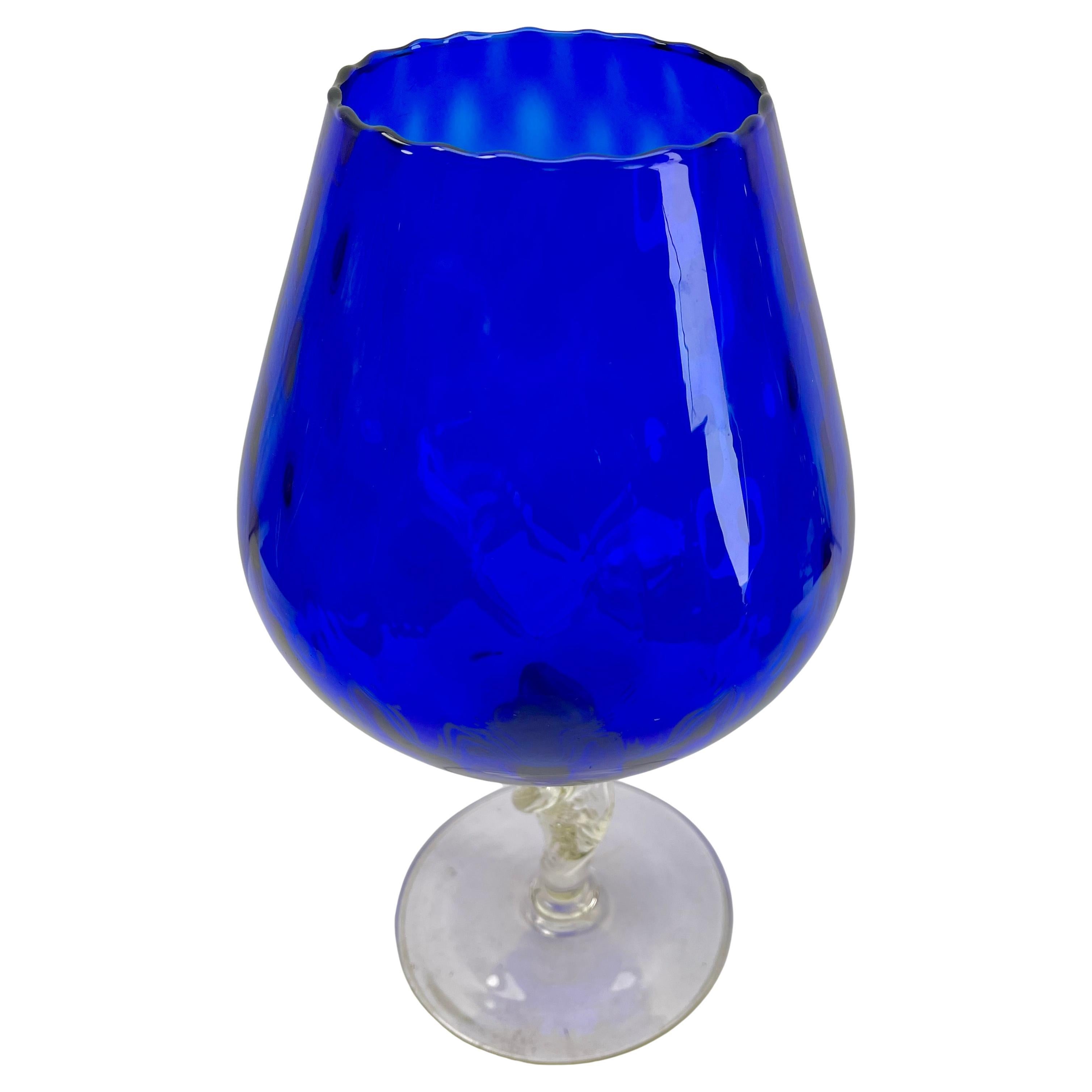 Vaso opalino italiano cobalto opalescente d'epoca su piede da Firenze, anni '60 in vendita 2