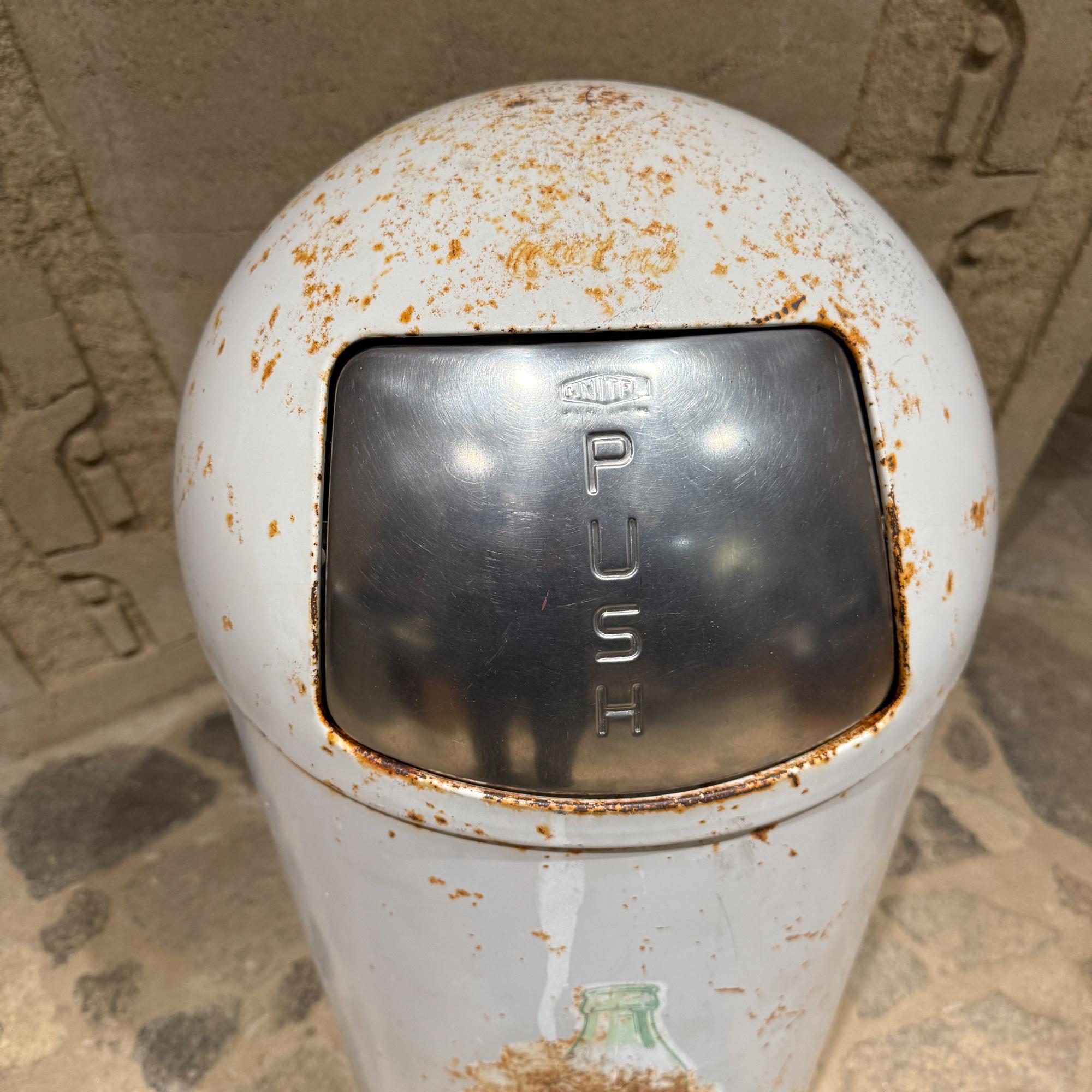 Vintage Coca Cola Trash Can Mid-Century In Fair Condition For Sale In Chula Vista, CA