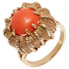 Vintage Cocktail 14ct Gold Coral Ring from the 1960s-1970s