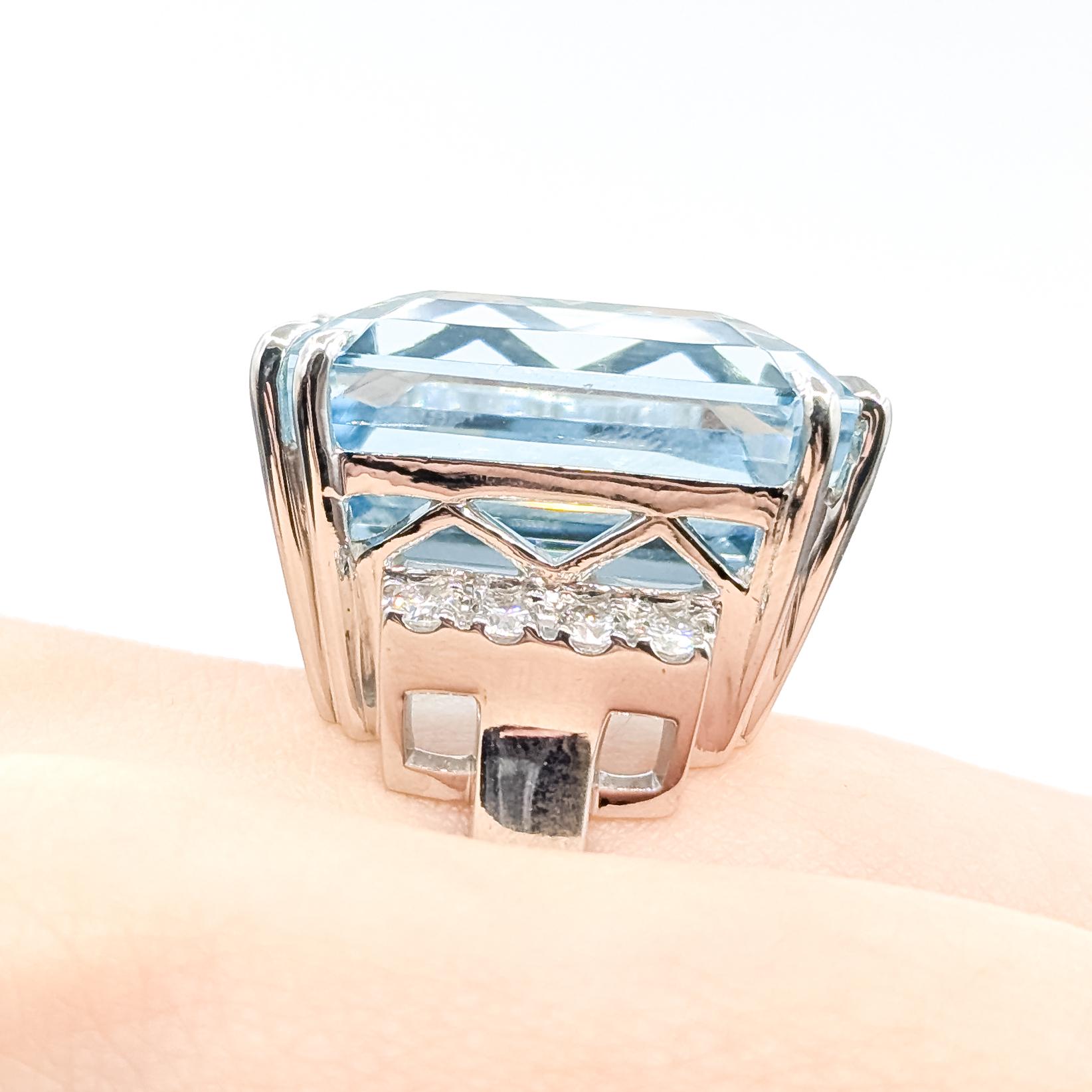 Taglio smeraldo Anello cocktail vintage con acquamarina e diamanti in 18 carati in vendita