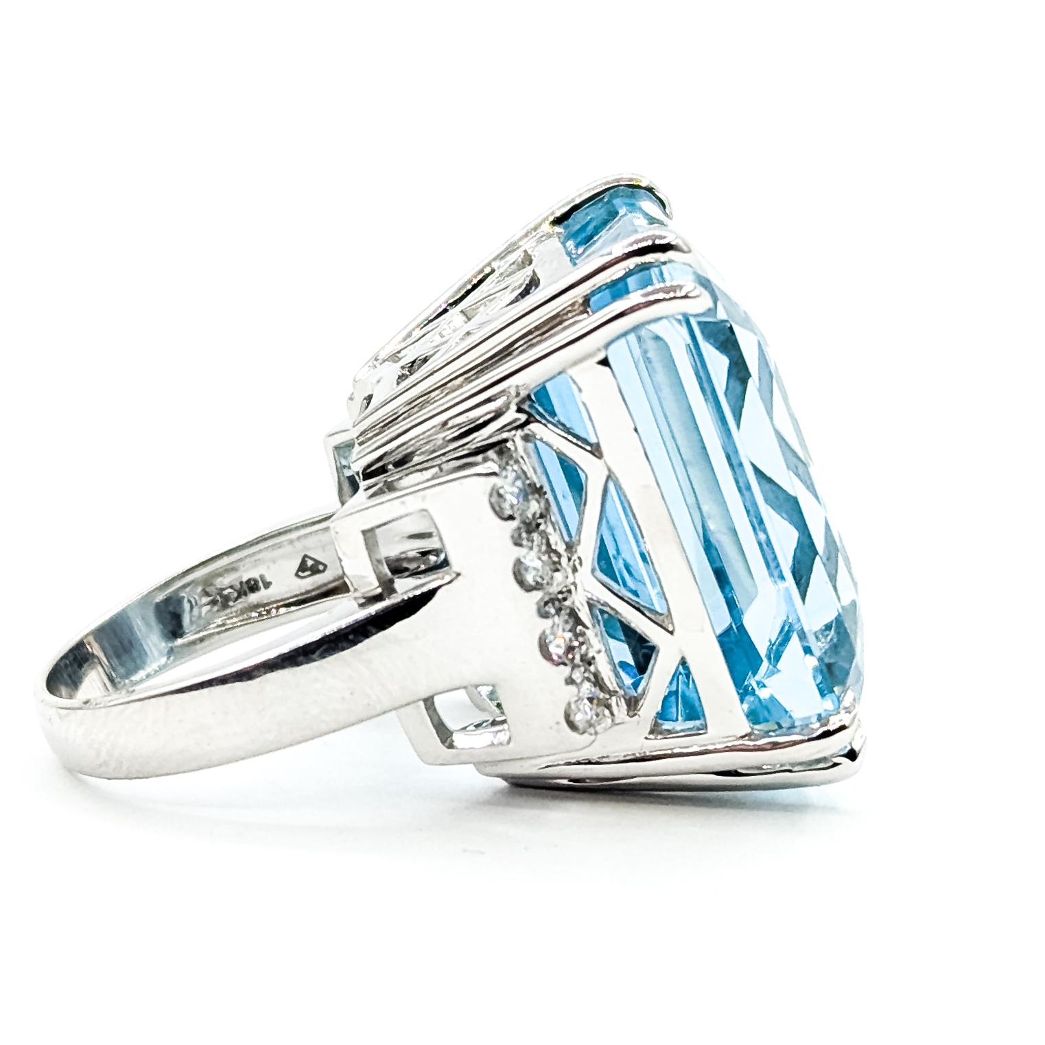 Anello cocktail vintage con acquamarina e diamanti in 18 carati in vendita 1