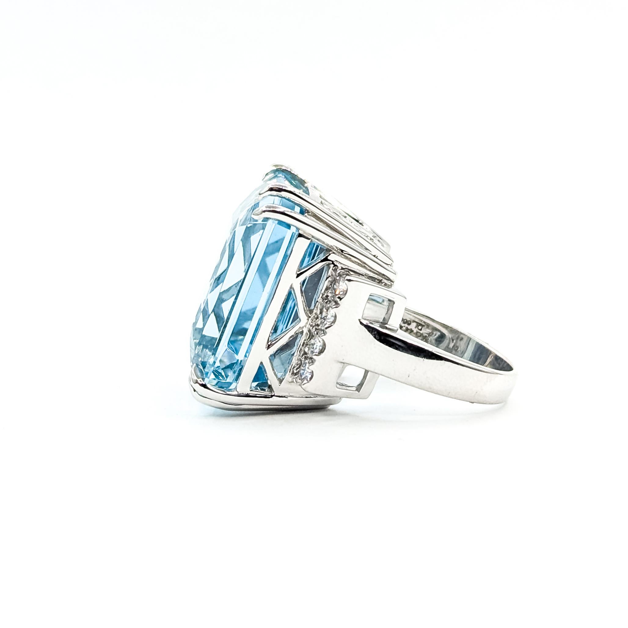 Anello cocktail vintage con acquamarina e diamanti in 18 carati in vendita 3