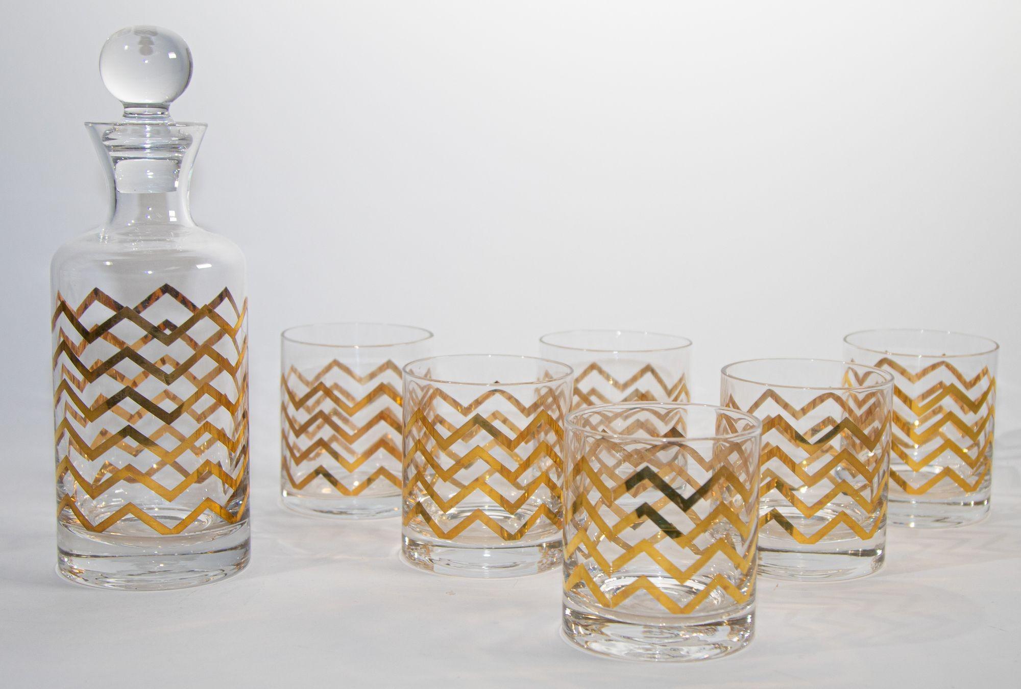 Vintage art deco cocktail style barware set adorned with thin bands of gold rings.
Cocktail cocktail double old fashioned glasses barware glasses and decanter.
Midcentury style barware set of 6 glasses and decanter.
Elegant exquisite vintage Art