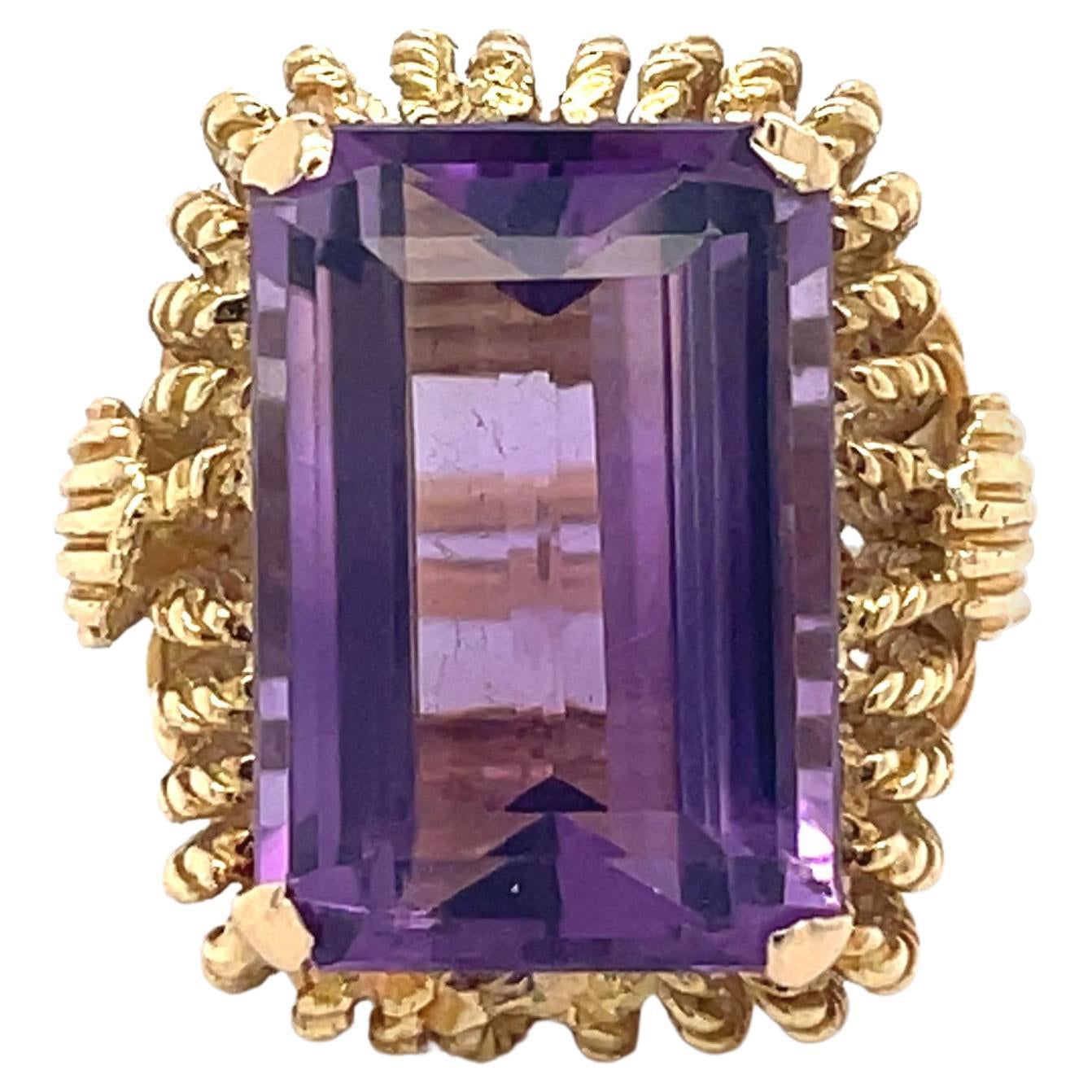 Vintage Cocktail Ring, 10 Carat Emerald Cut Amethyst, Solid 18k Yellow Gold Ring For Sale
