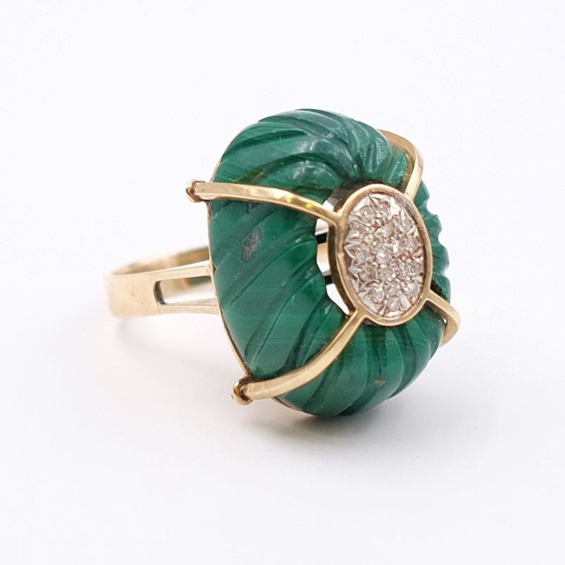 Brilliant Cut Vintage Cocktail Ring 14K Yellow Gold Diamonds Carved Malachite size 7-7.5