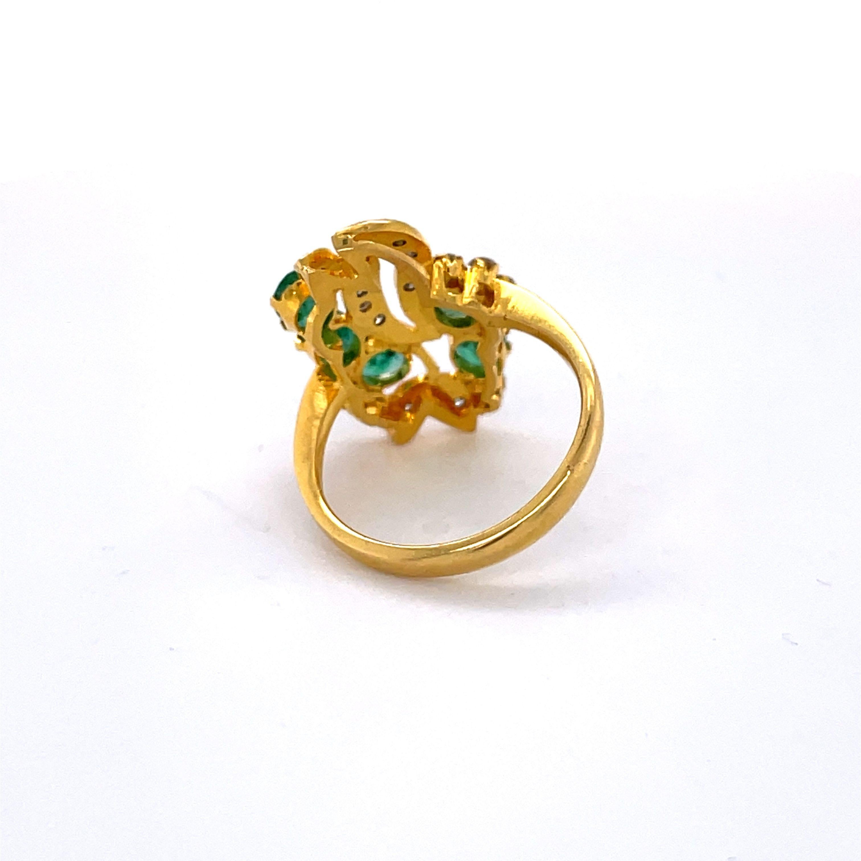 Vintage Cocktail Ring - 22K Yellow gold, 0.50ct Emerald, 0.50ct Diamonds For Sale 10